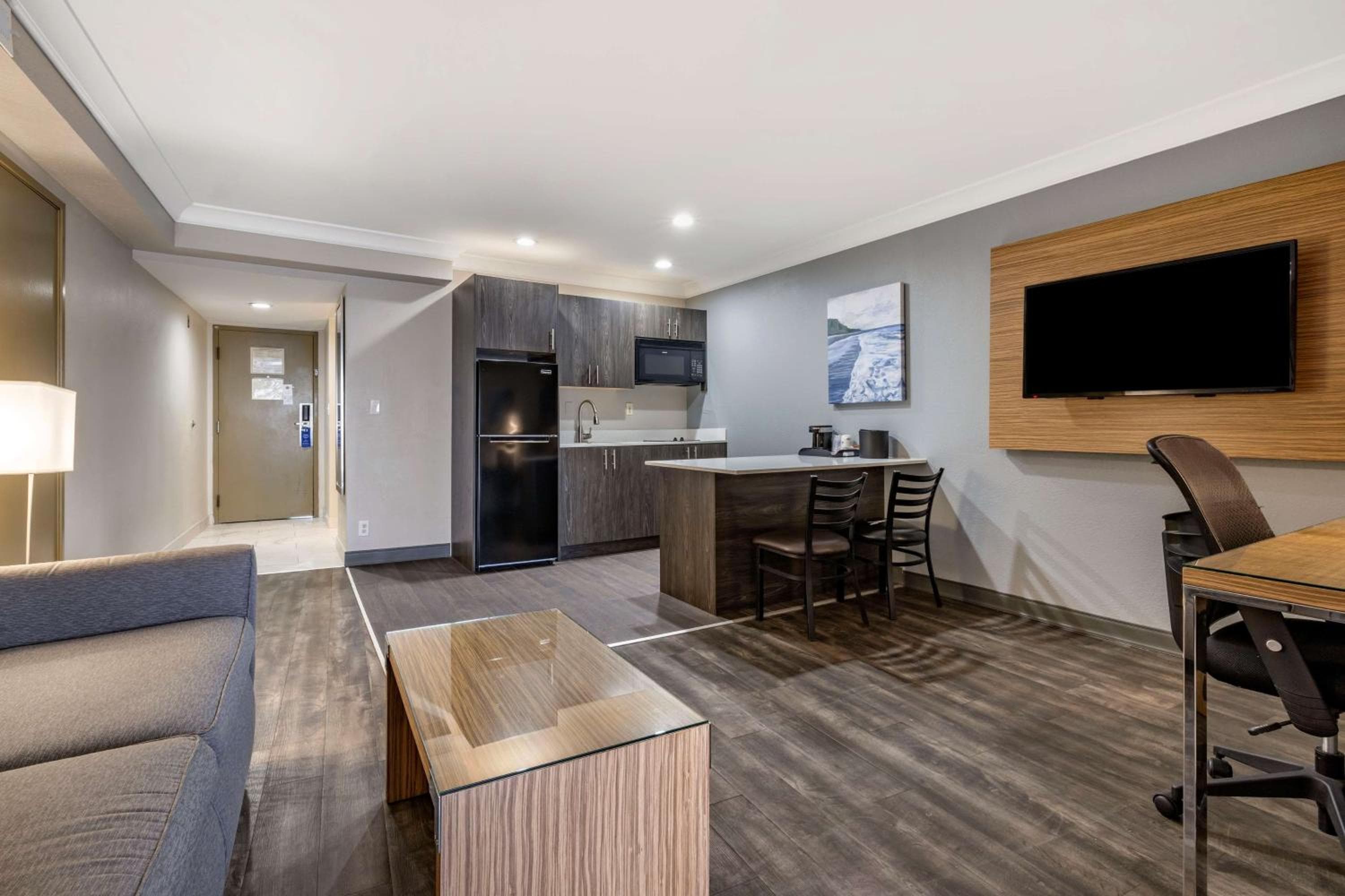 The Encinitan Hotel & Suites