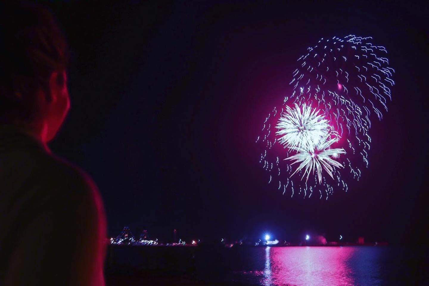 Mackinaw Beach and Bay Inn & Suites