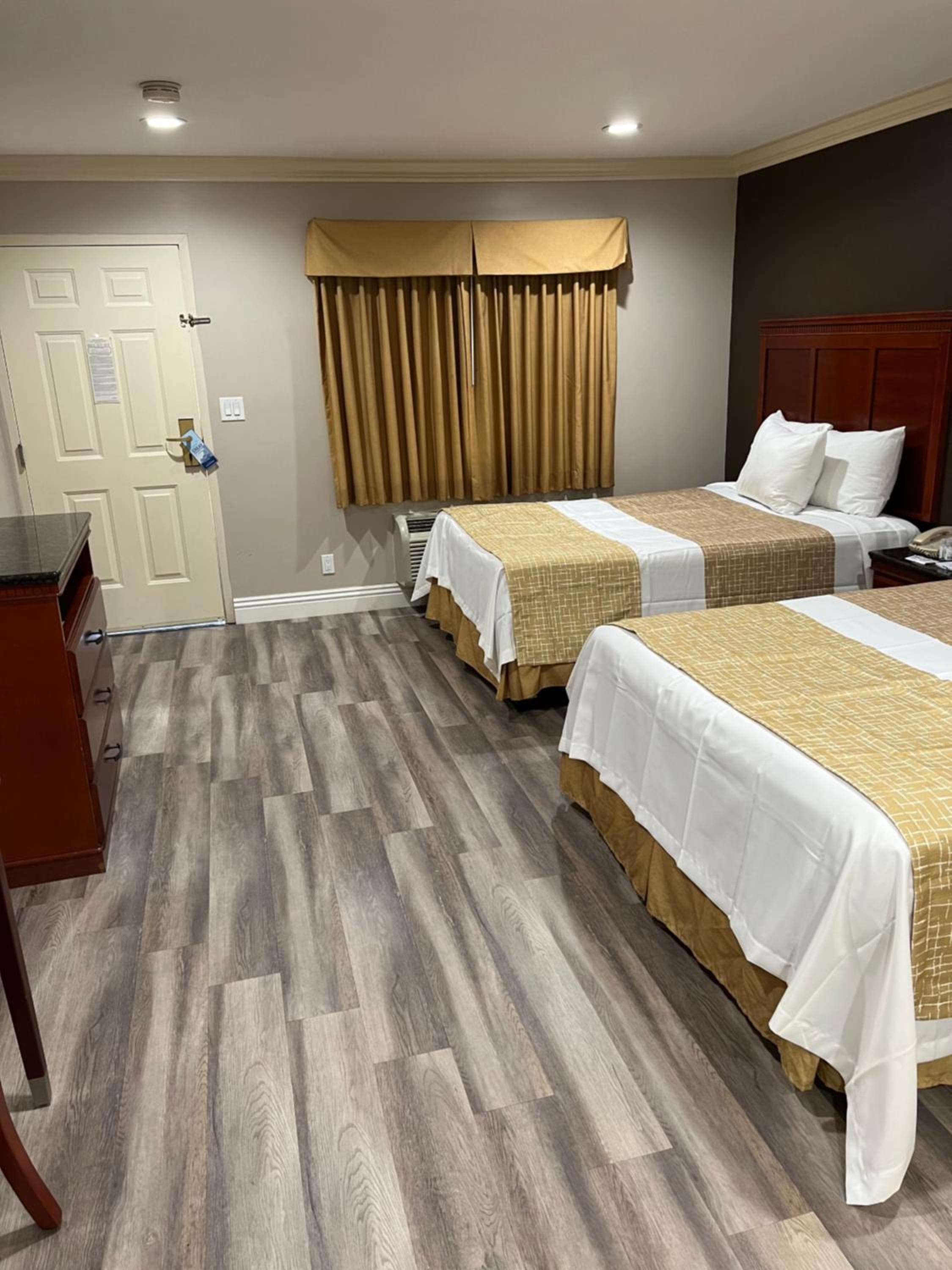 Travelodge by Wyndham Brea