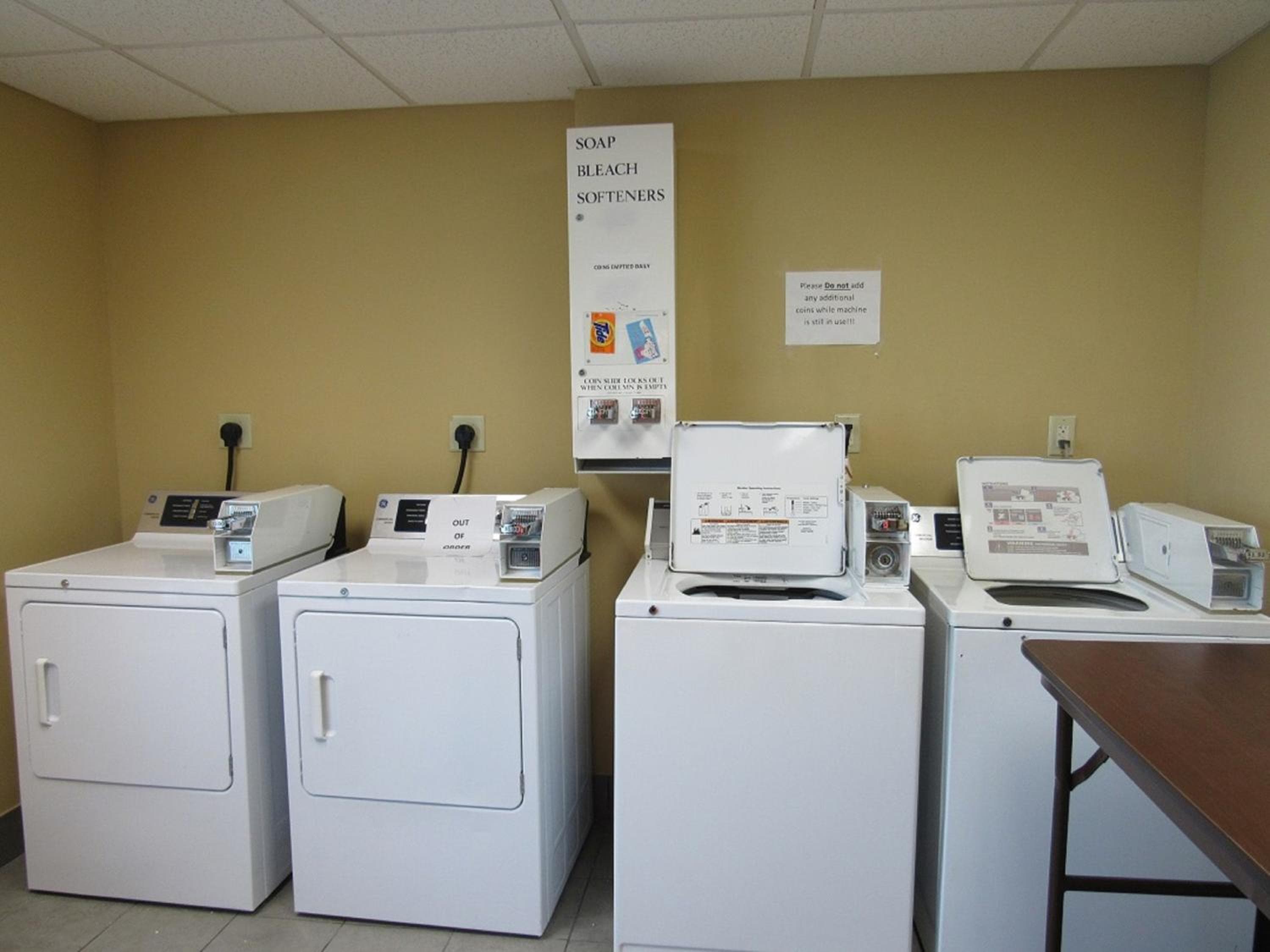 Holiday Inn Express & Suites Pembroke Pines-Sheridan St by IHG