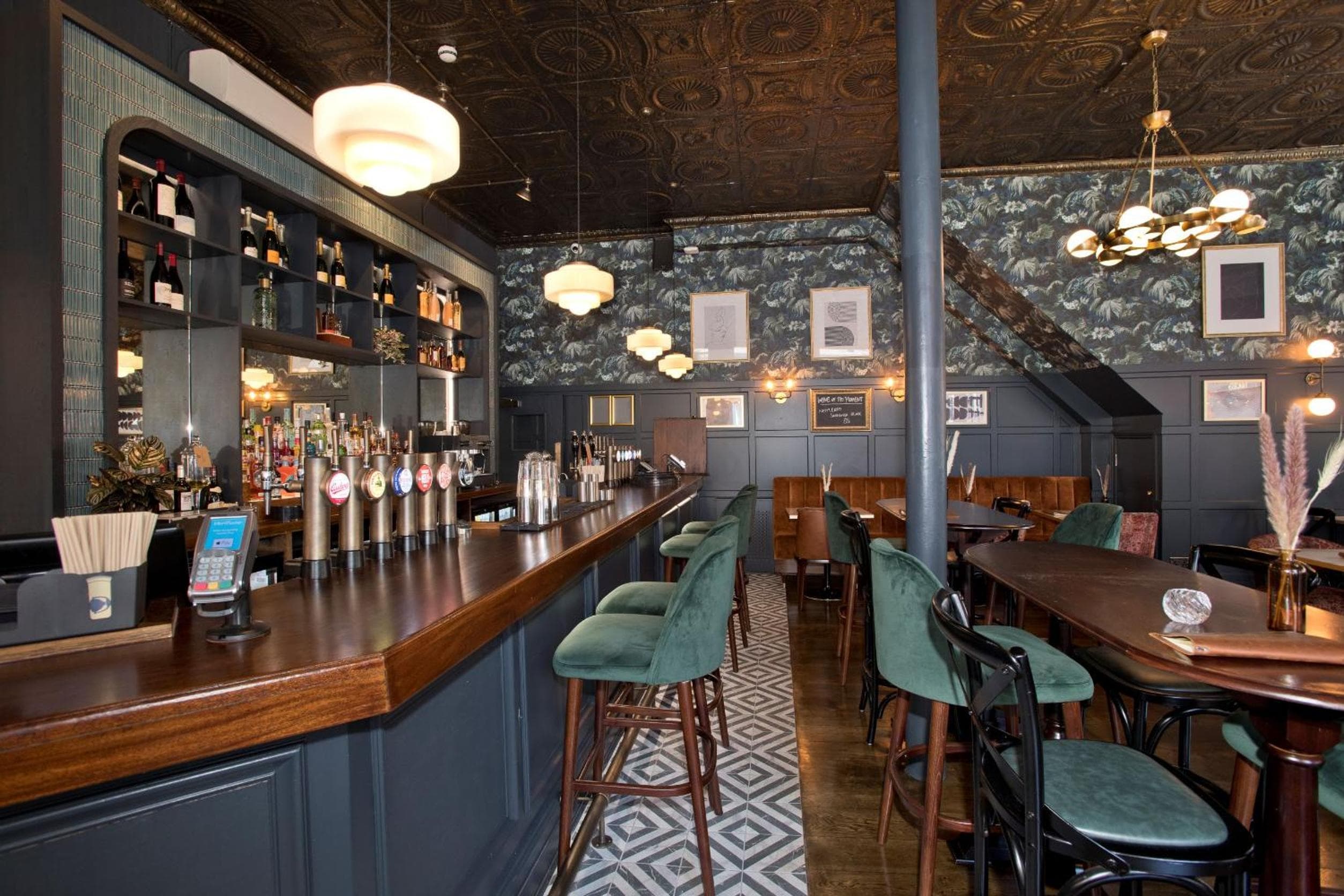 bar