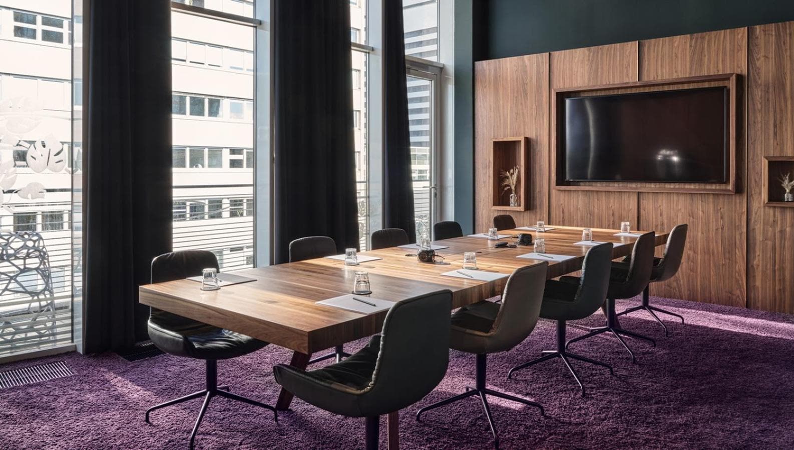 Roomers Frankfurt Central, Autograph Collection