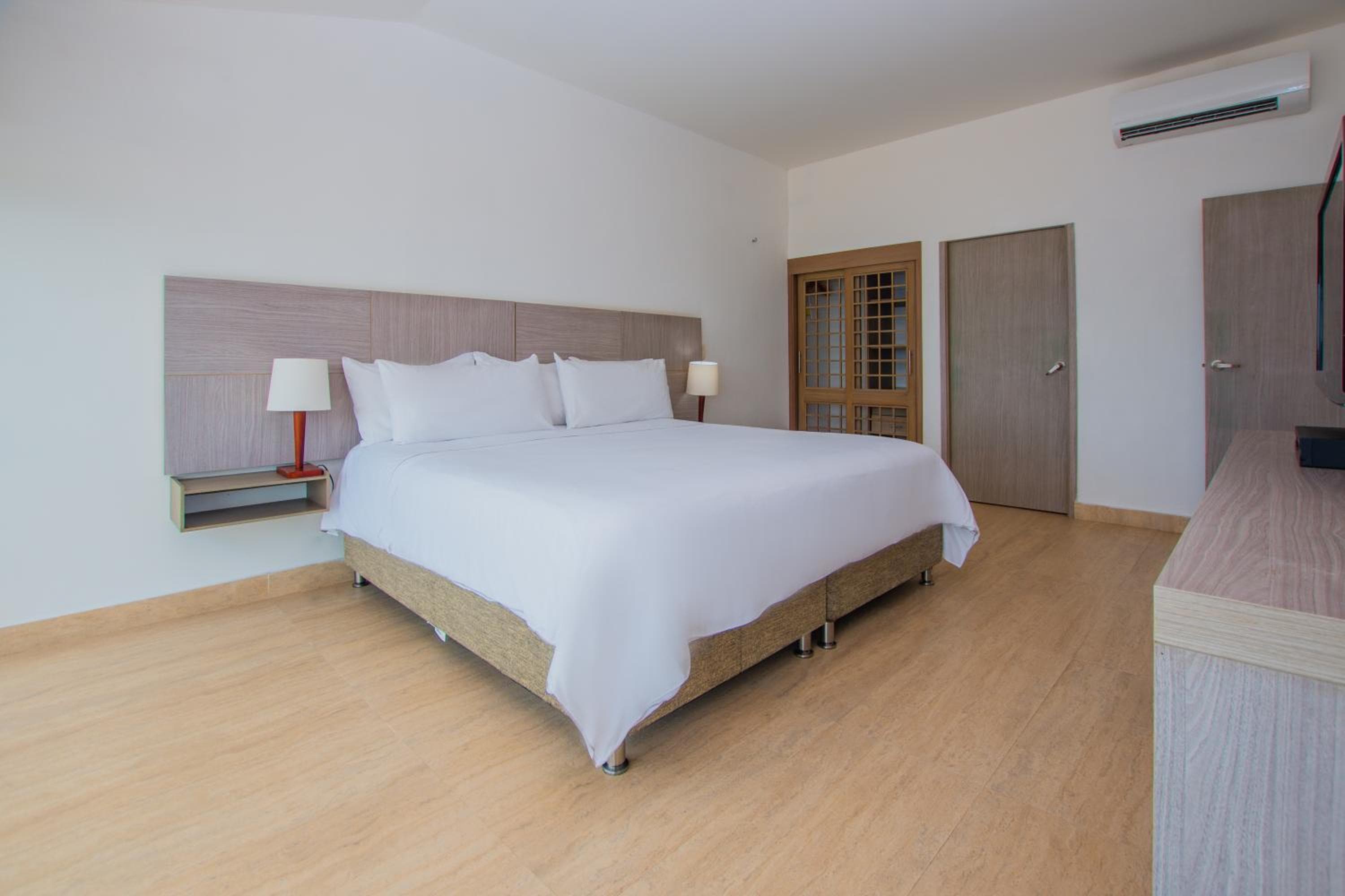 Tamaca Beach Resort