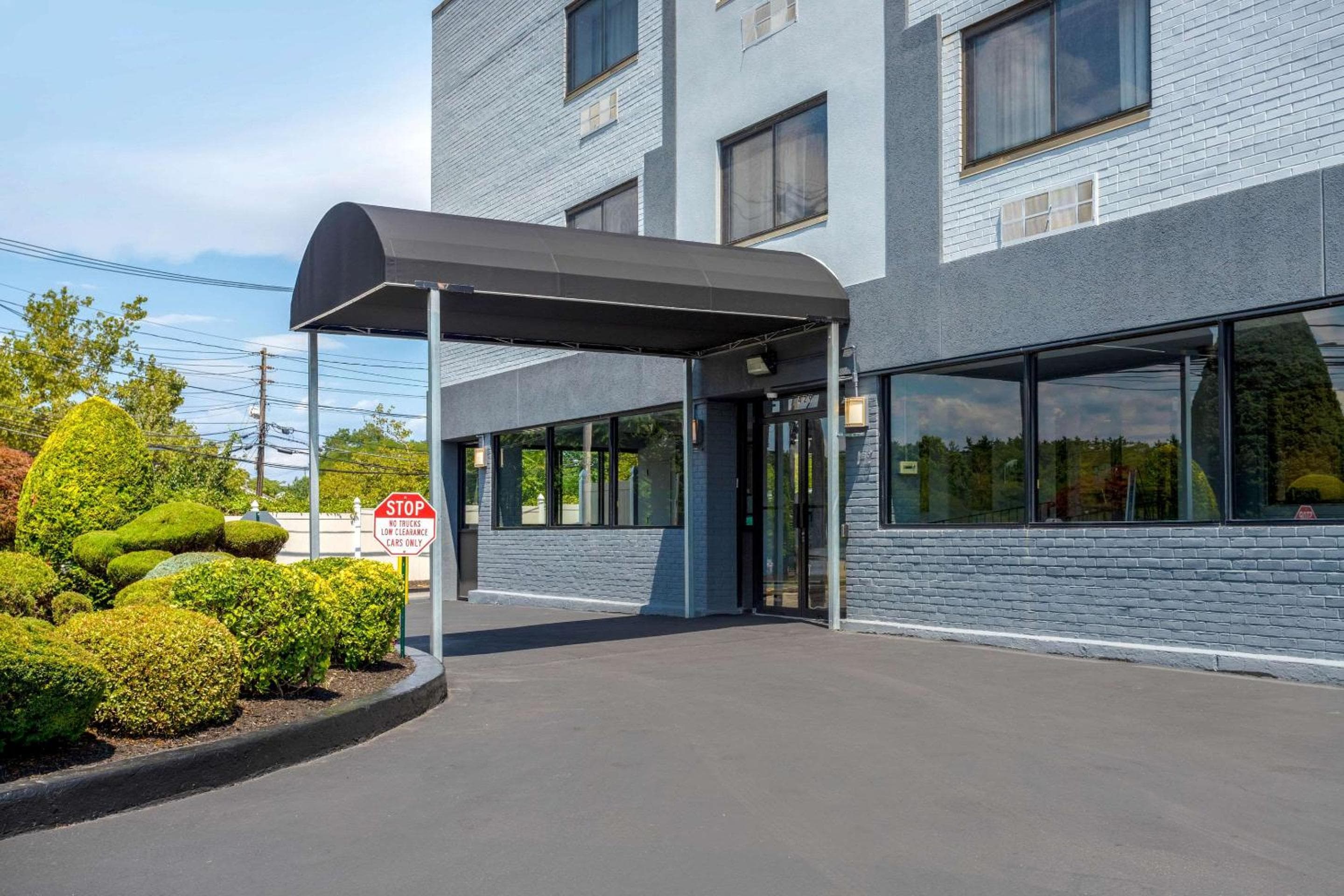 Econo Lodge Hicksville - Long Island