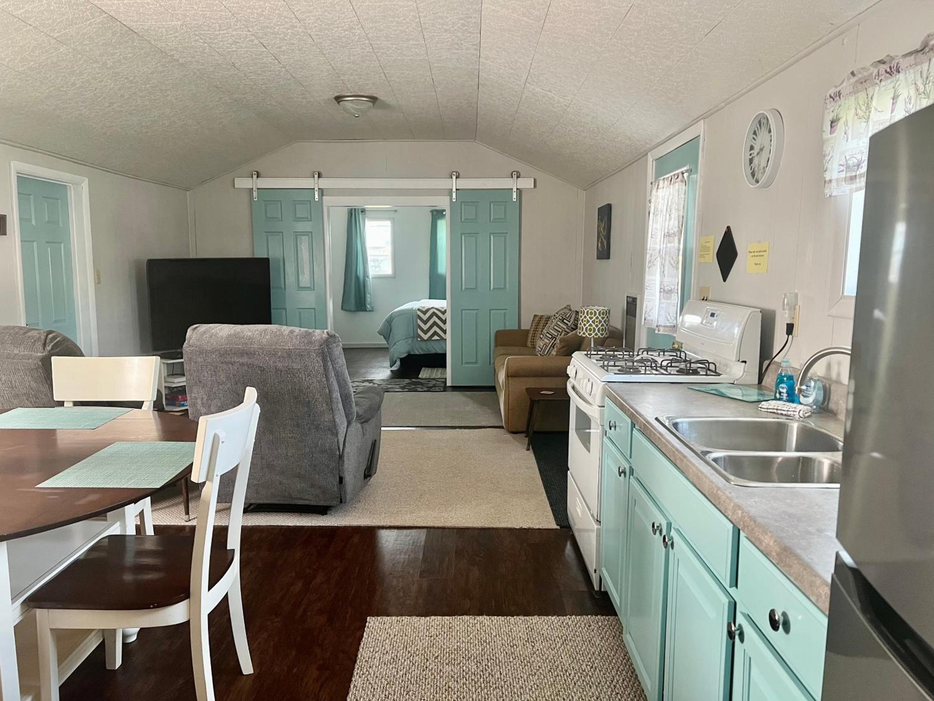 Whiskey River Cottages formerly Seaway Slips