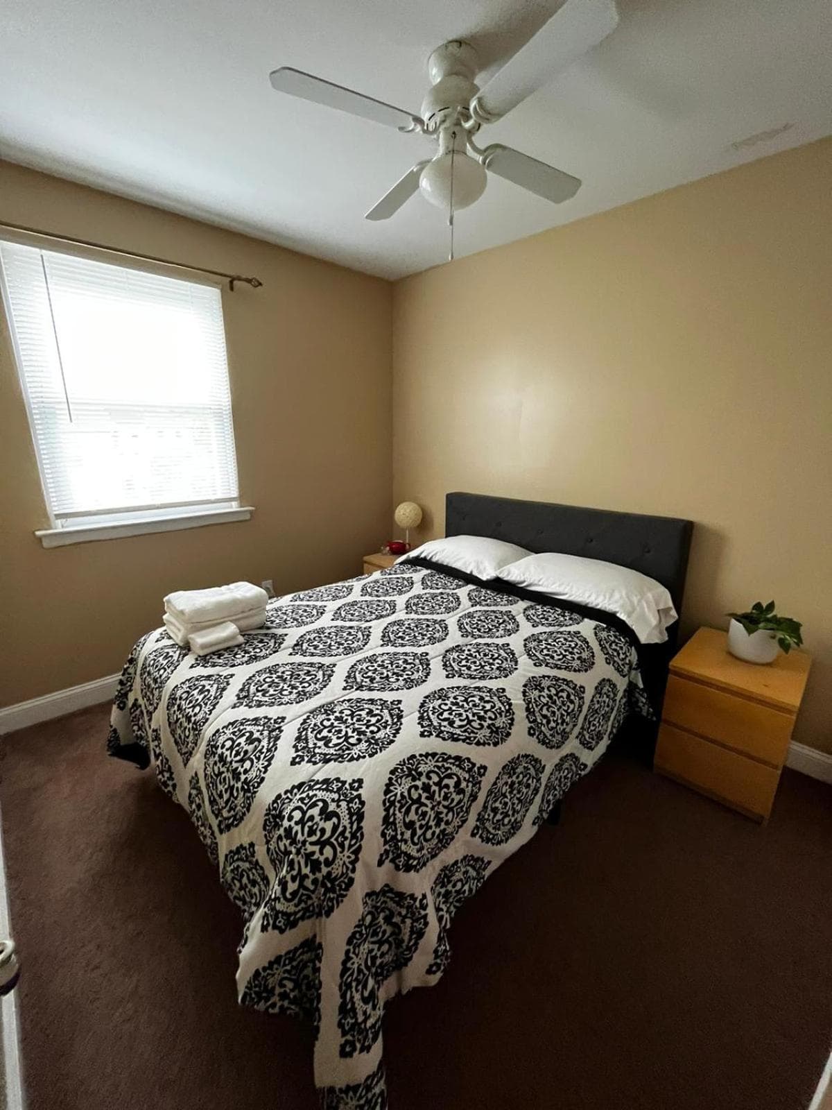 Tuscany 2900 - Classic Italian Style 3BR w Parking near Airport