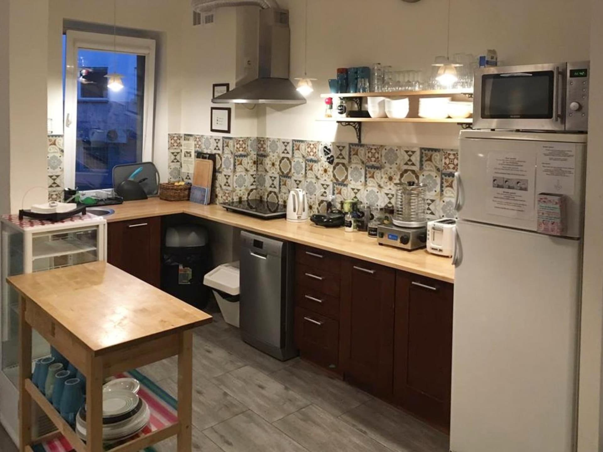 Hostel Helvetia - Private Rooms in City Center