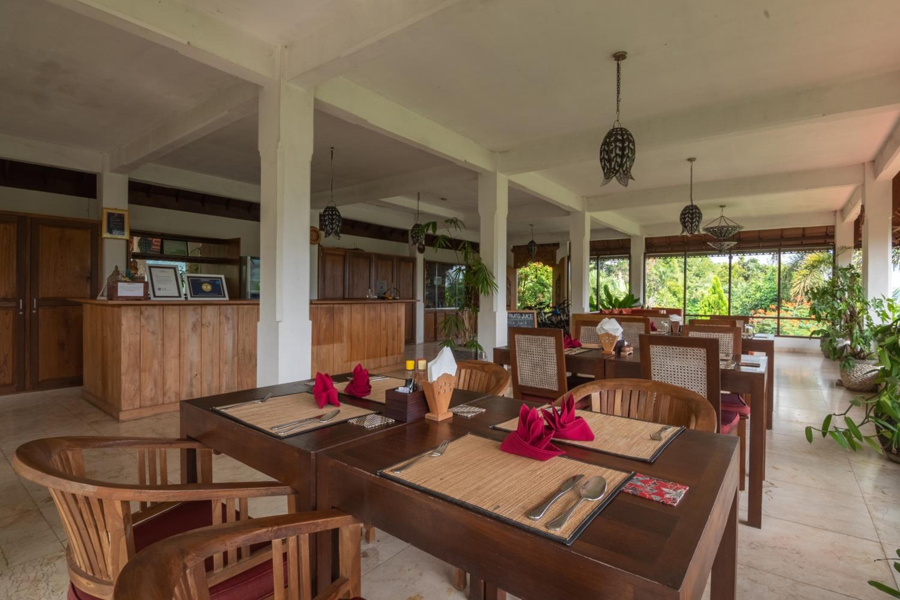 Lesong Hotel and Restaurant