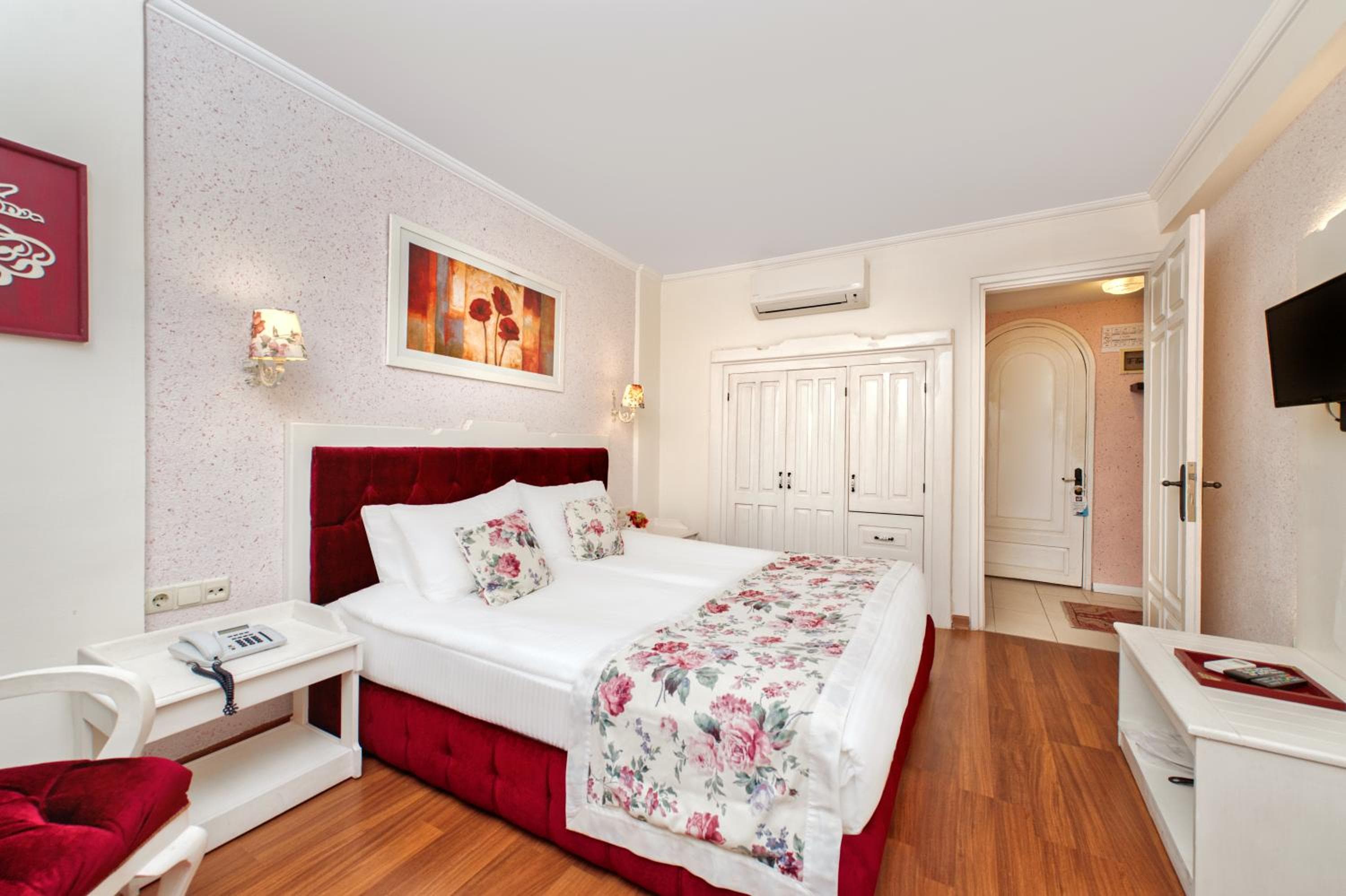 Adalya Port Hotel