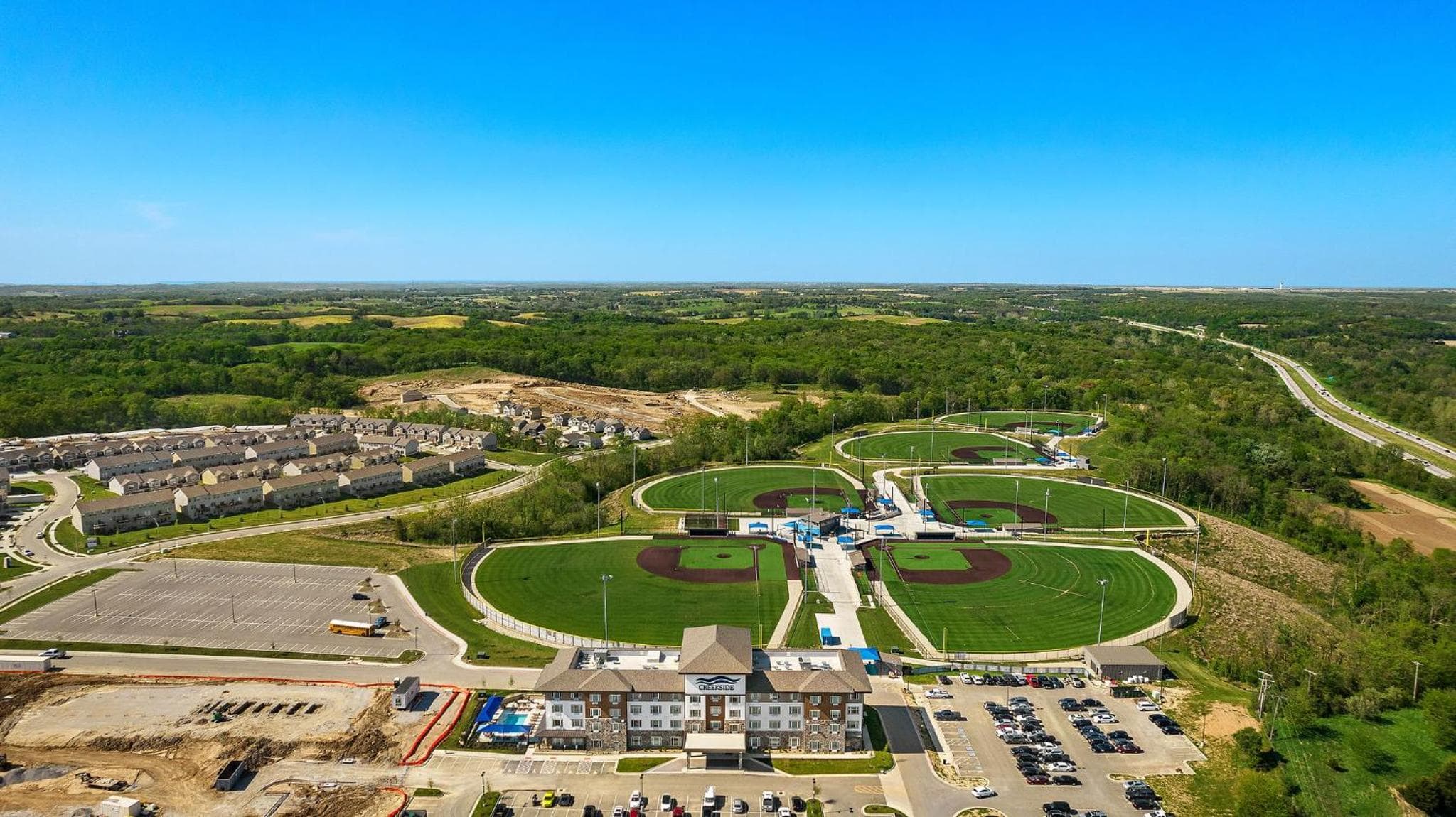 Holiday Inn Express Kansas City North - Parkville by IHG
