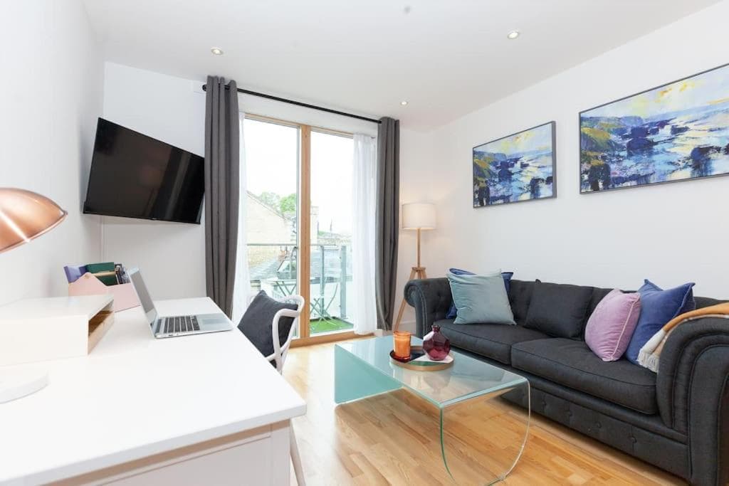 Oxfordshire Living - The Tolkien Apartment - Oxford