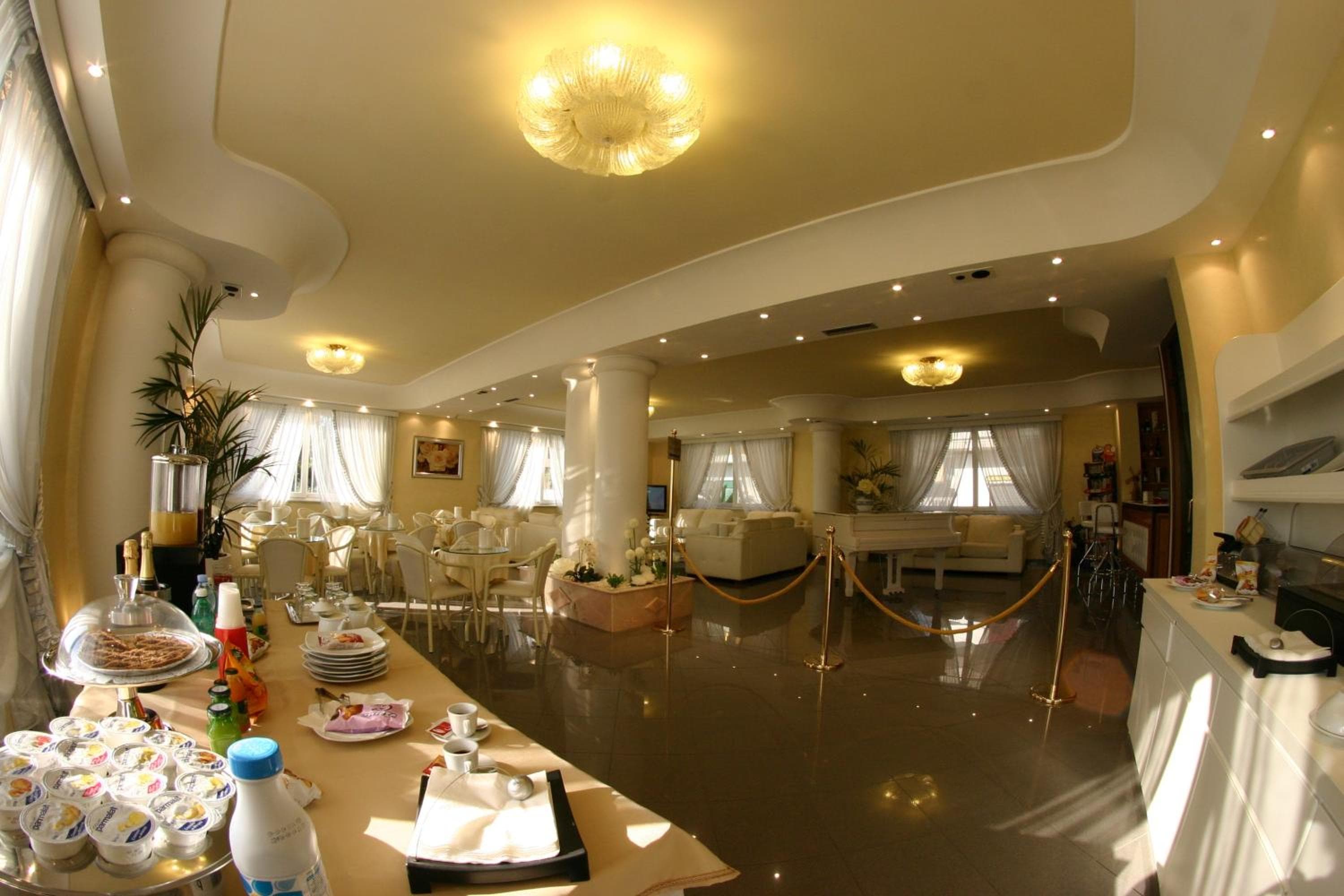 Hotel Luxor