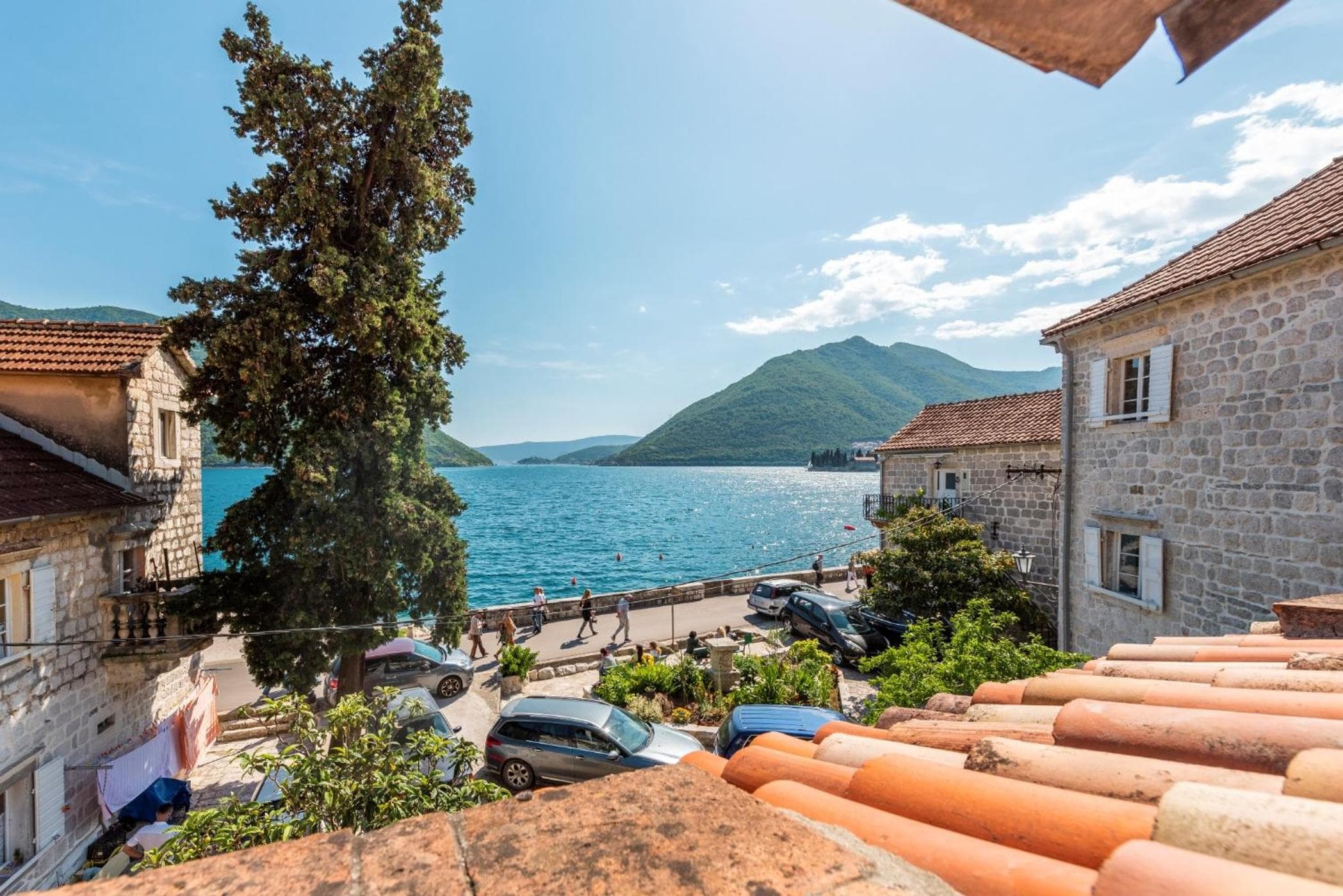 Charming Bohemian house in Perast