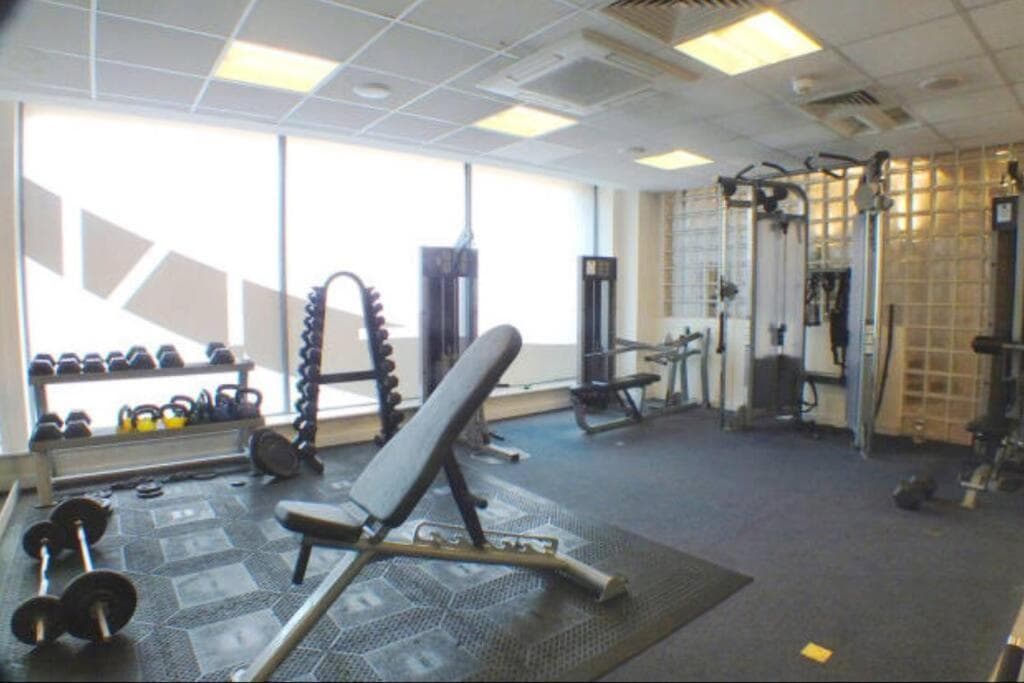 LUXURY APARTMENT, SAUNA, GYM, 24hrs Concierge