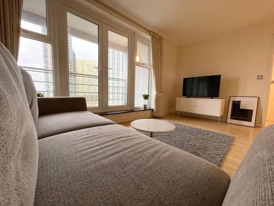 LUXURY APARTMENT, SAUNA, GYM, 24hrs Concierge