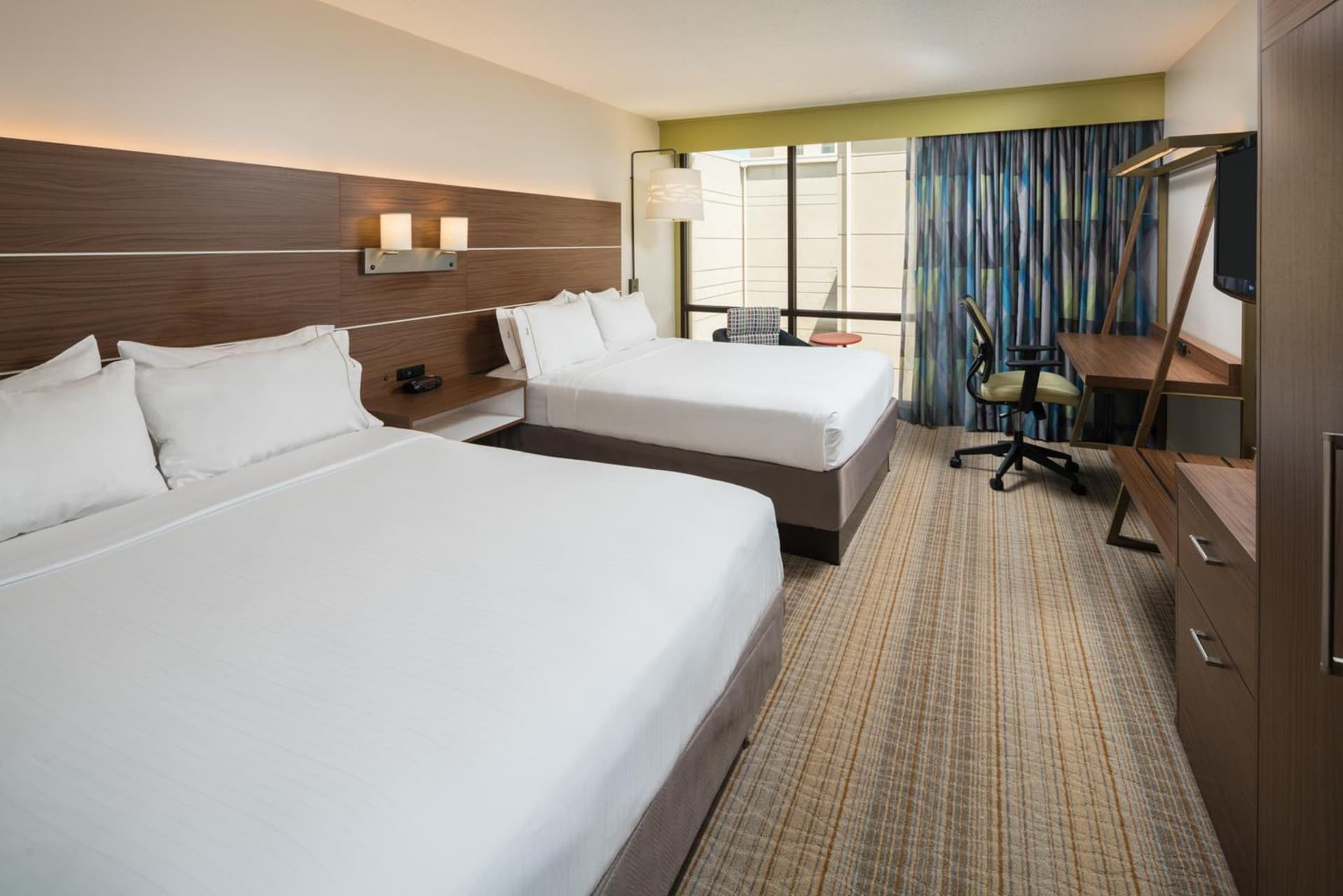 Holiday Inn Express & Suites Springfield by IHG