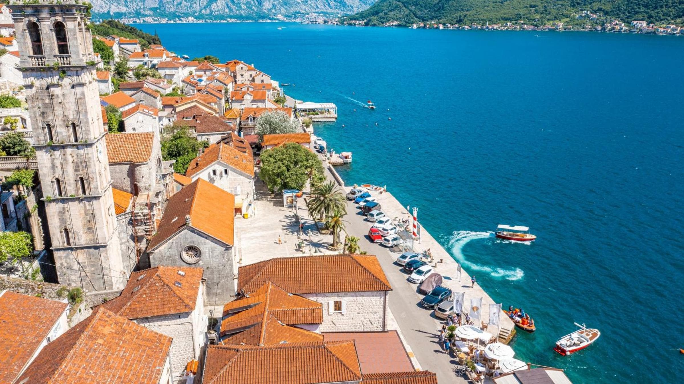 Charming Bohemian house in Perast