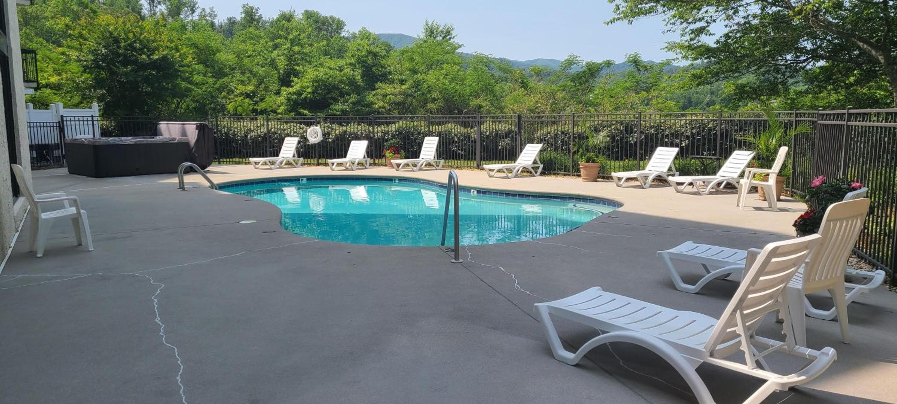 Gatlinburg Chateau Condo 309