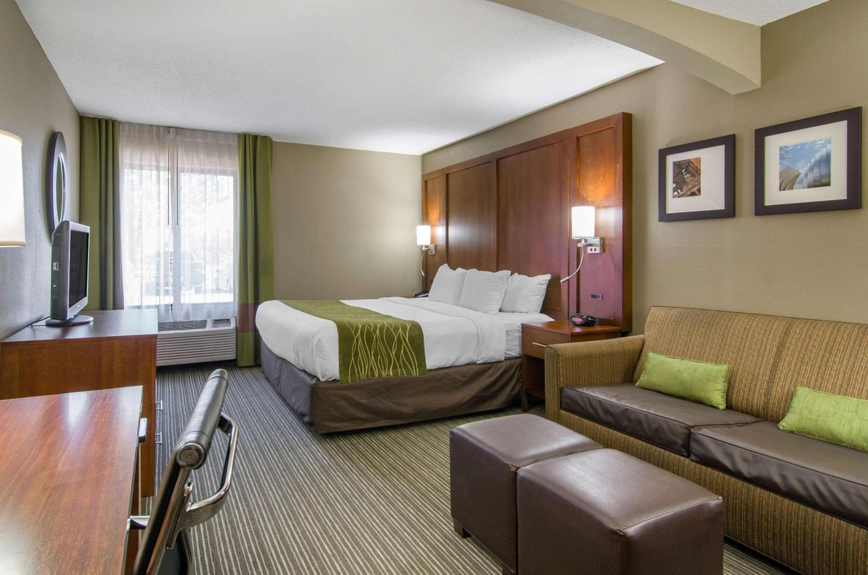Comfort Inn & Suites Kansas City - Northeast