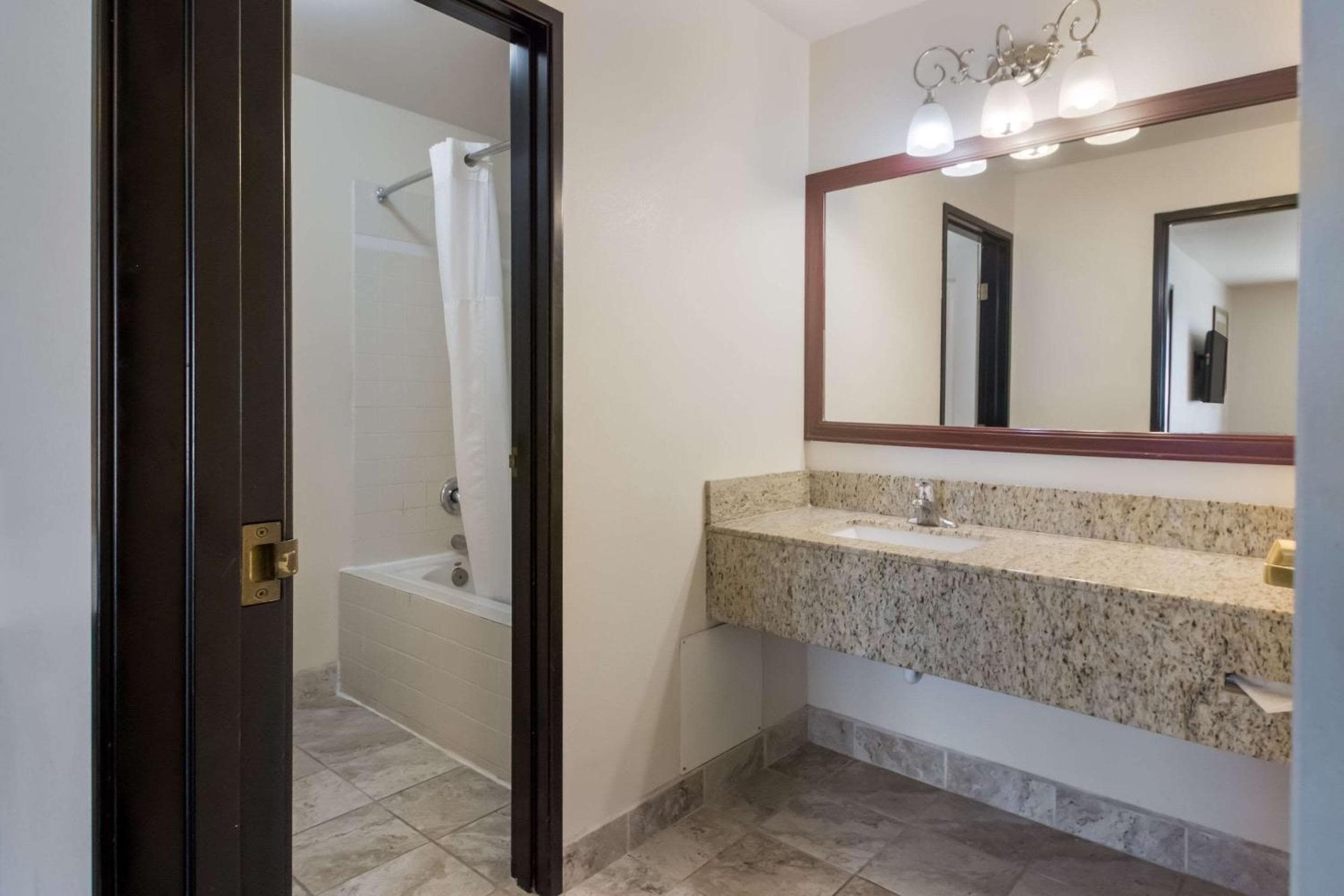 Quality Inn & Suites Salt Lake City Airport West
