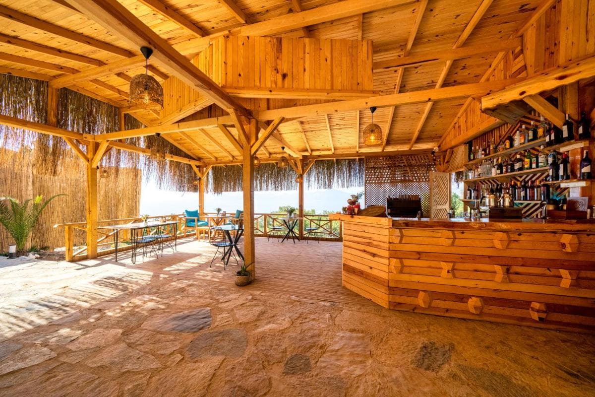 bar