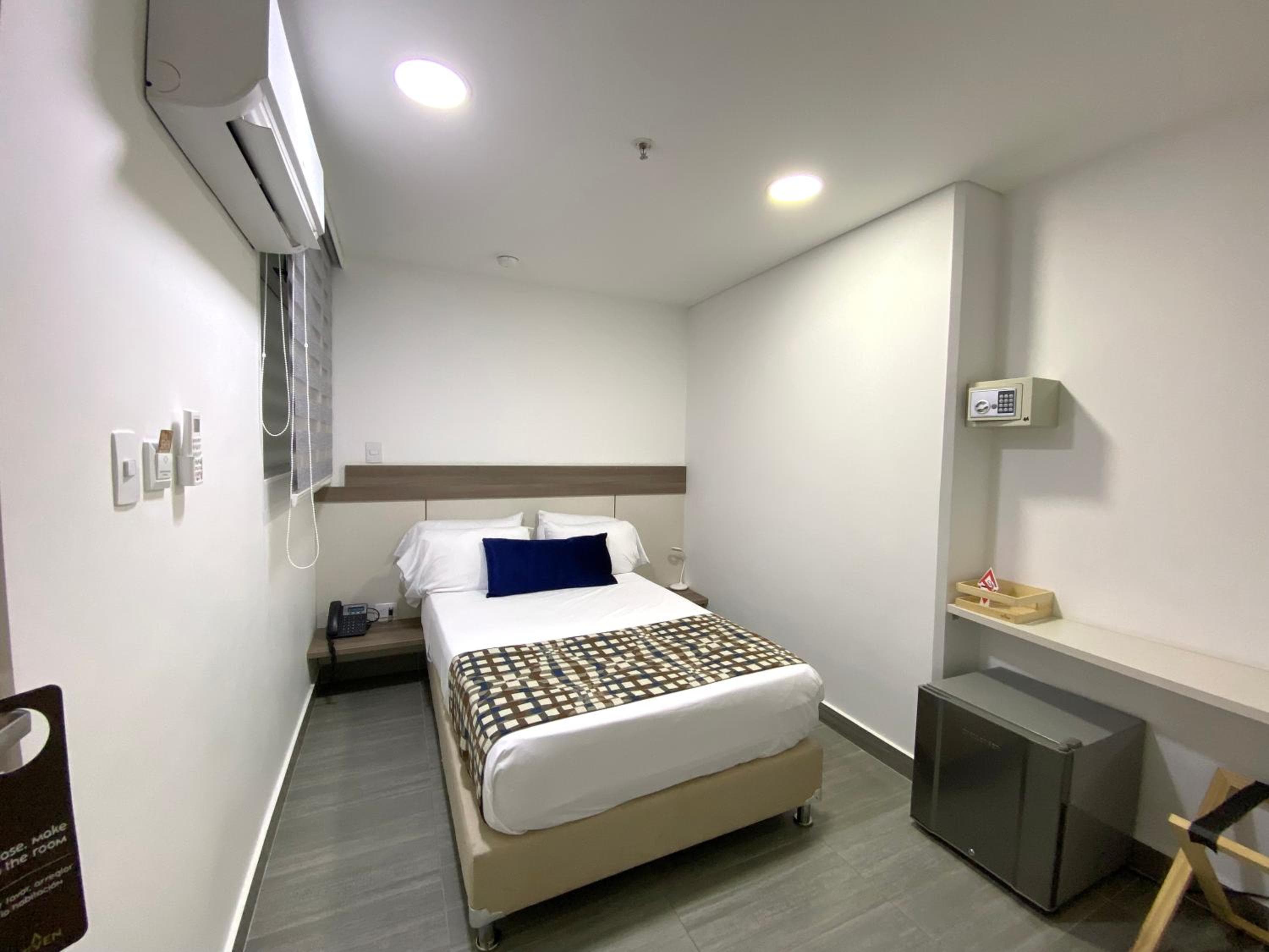 Seven Inn Hotel