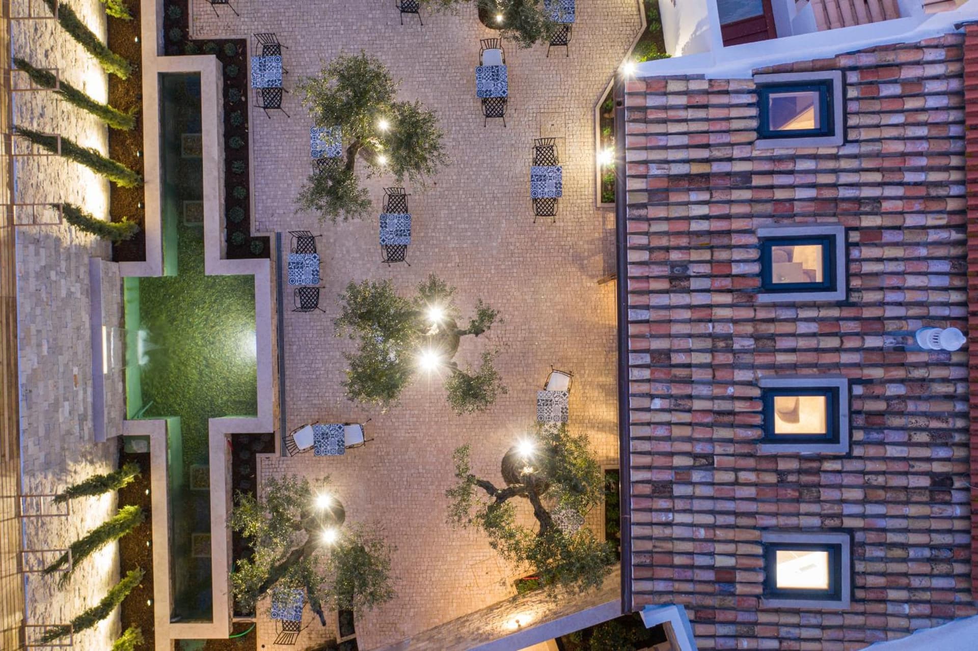 Eleven, Boutique luxury house & garden