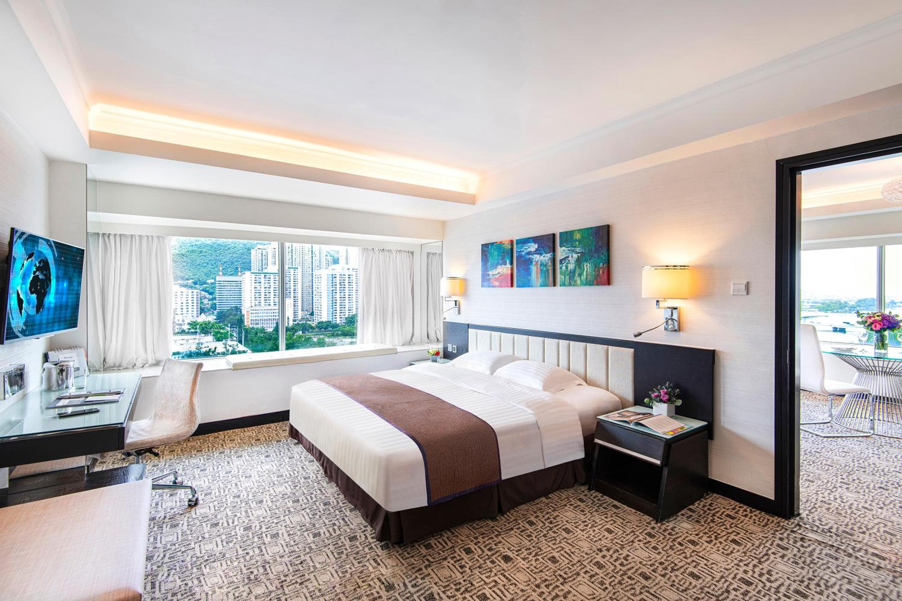 Regal Riverside Hotel