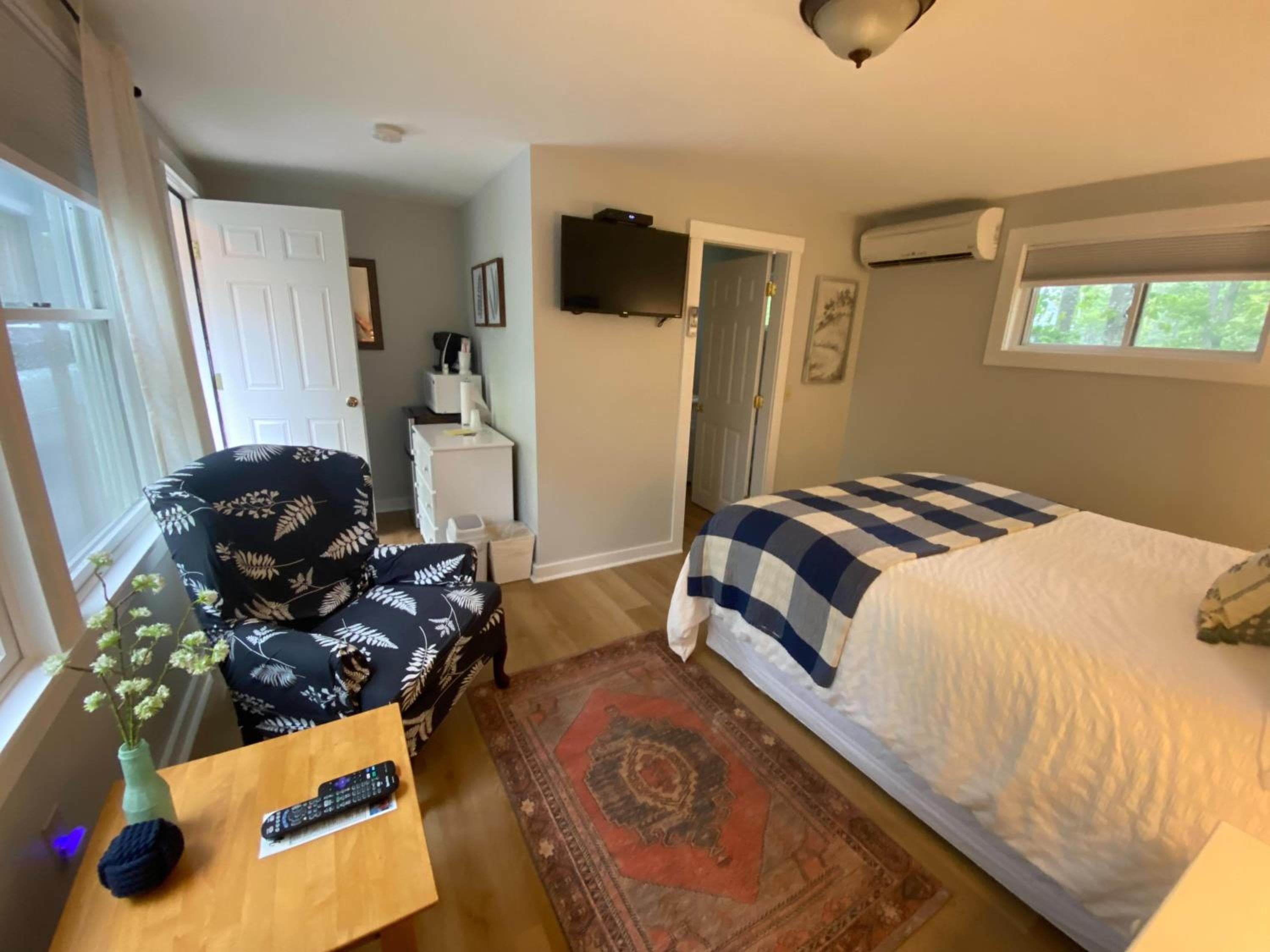 Hanscom's Motel & Cottages