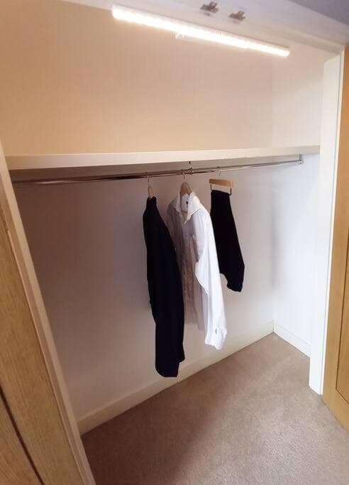 Ultra-Luxury City centre 2 bed apartment, with FREE parking