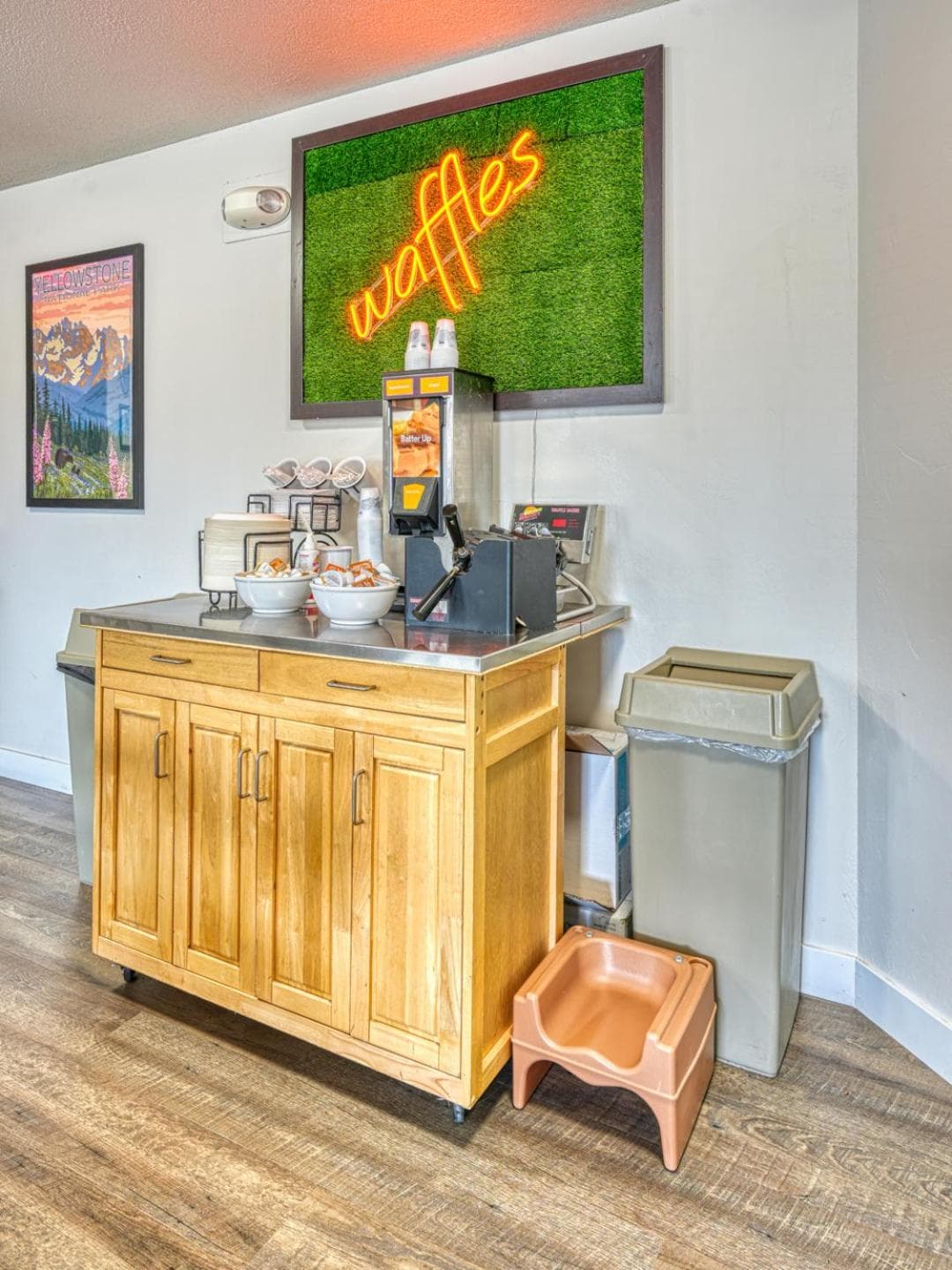 Yellowstone River Inn & Suites