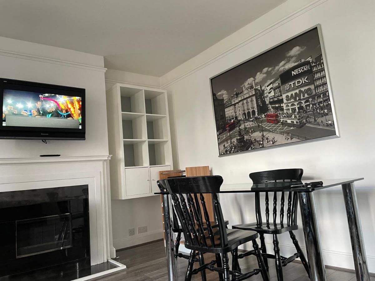 Bright and spacious 2 bedroom apartment