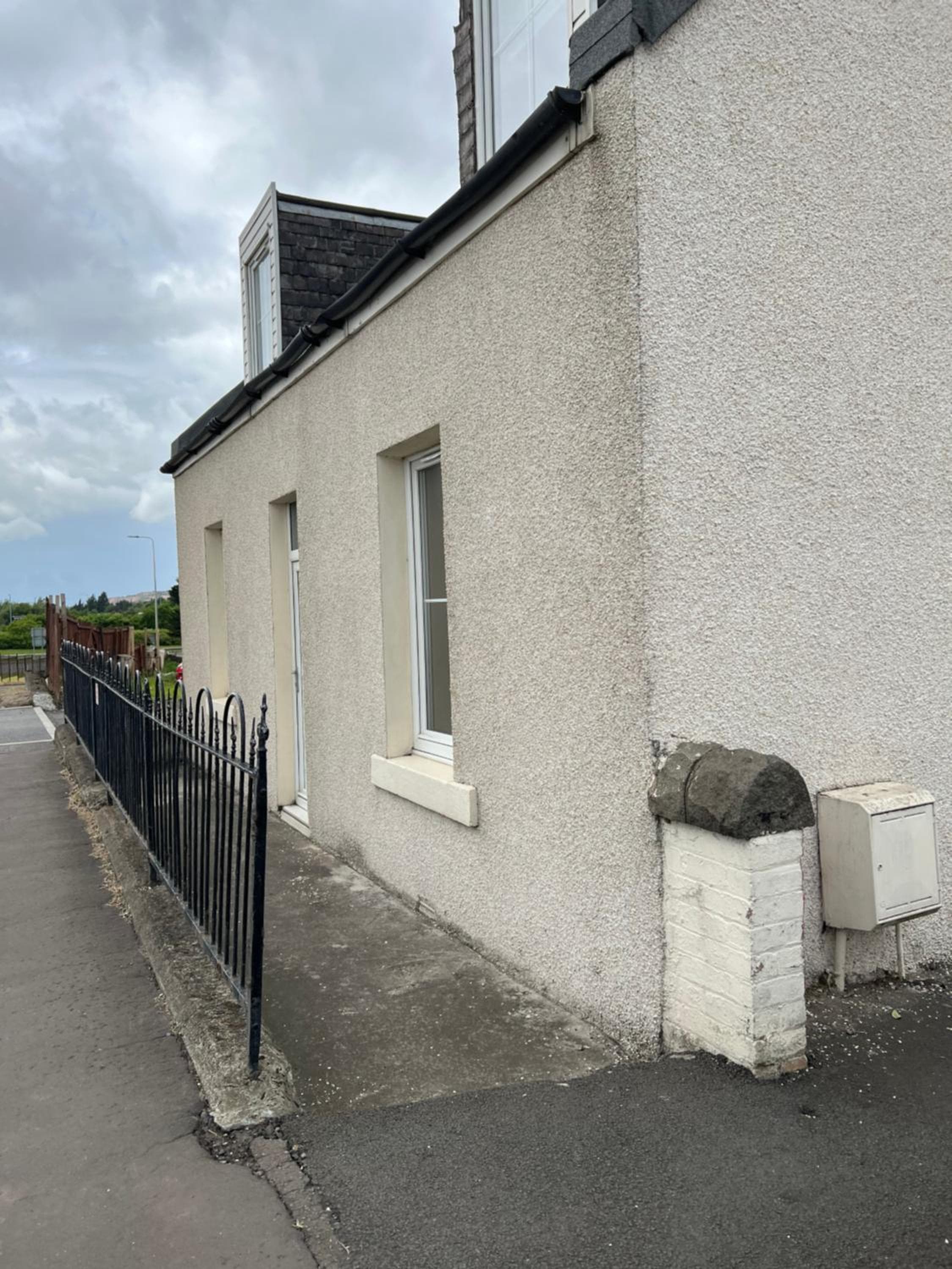 4 bed bungalow near Airport