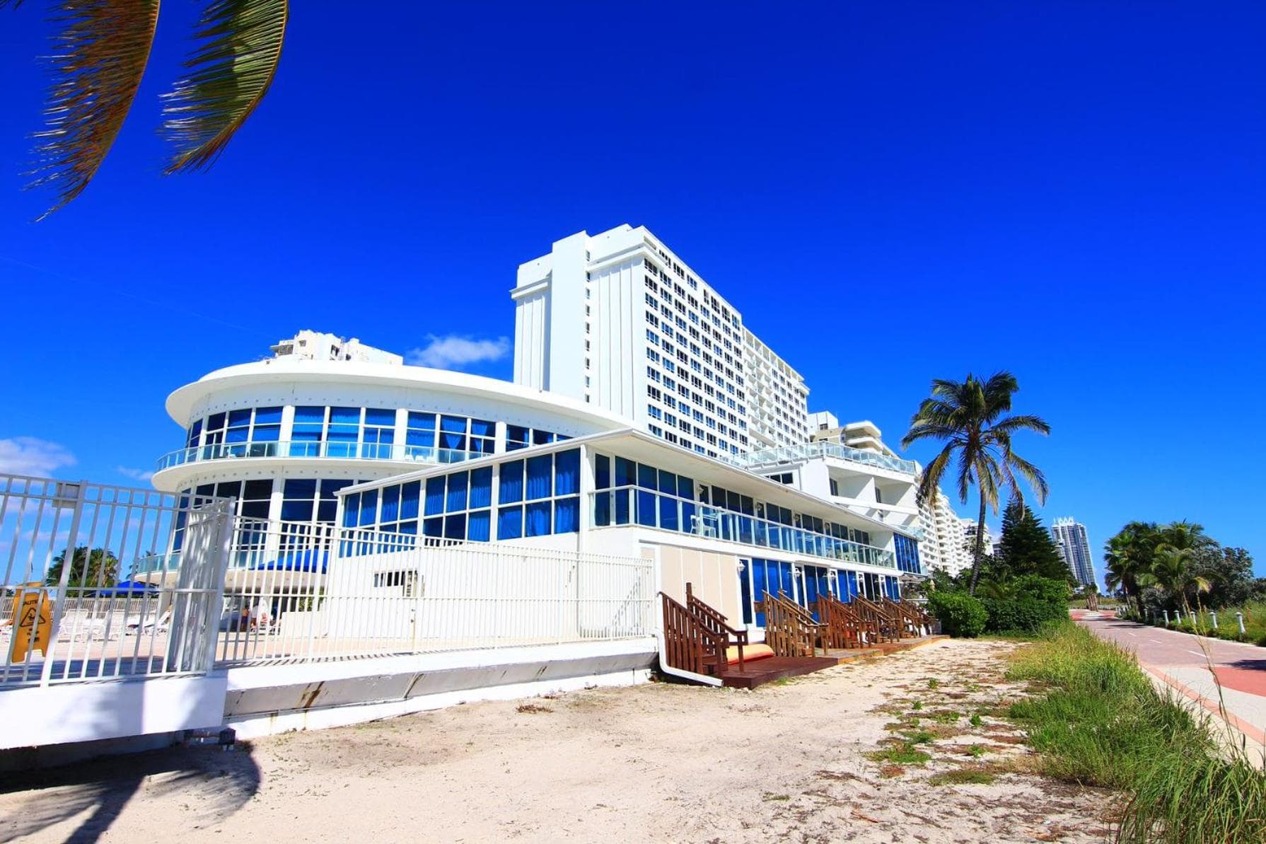 Miami Beach Apartments by MiaRentals