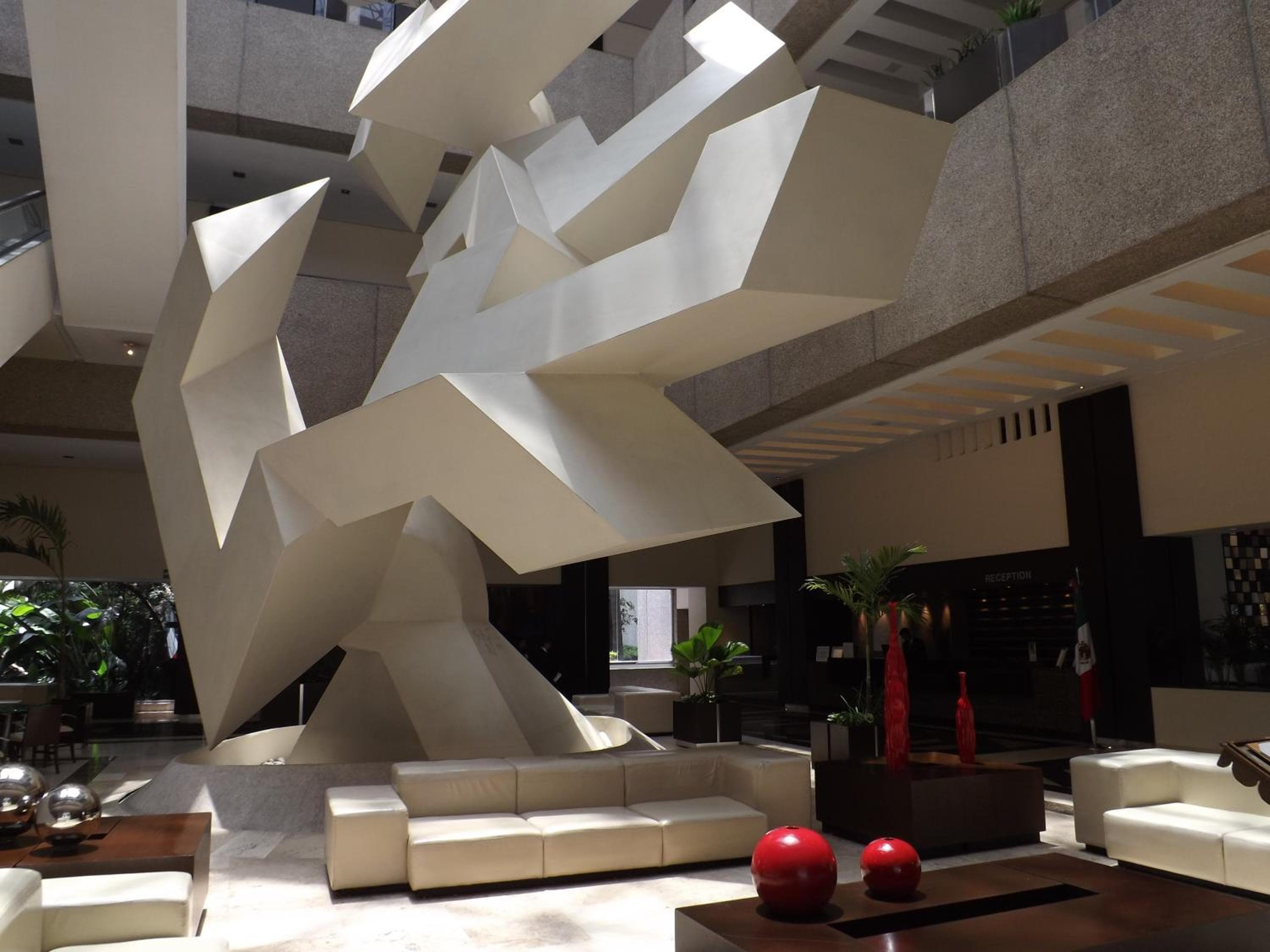 Royal Pedregal