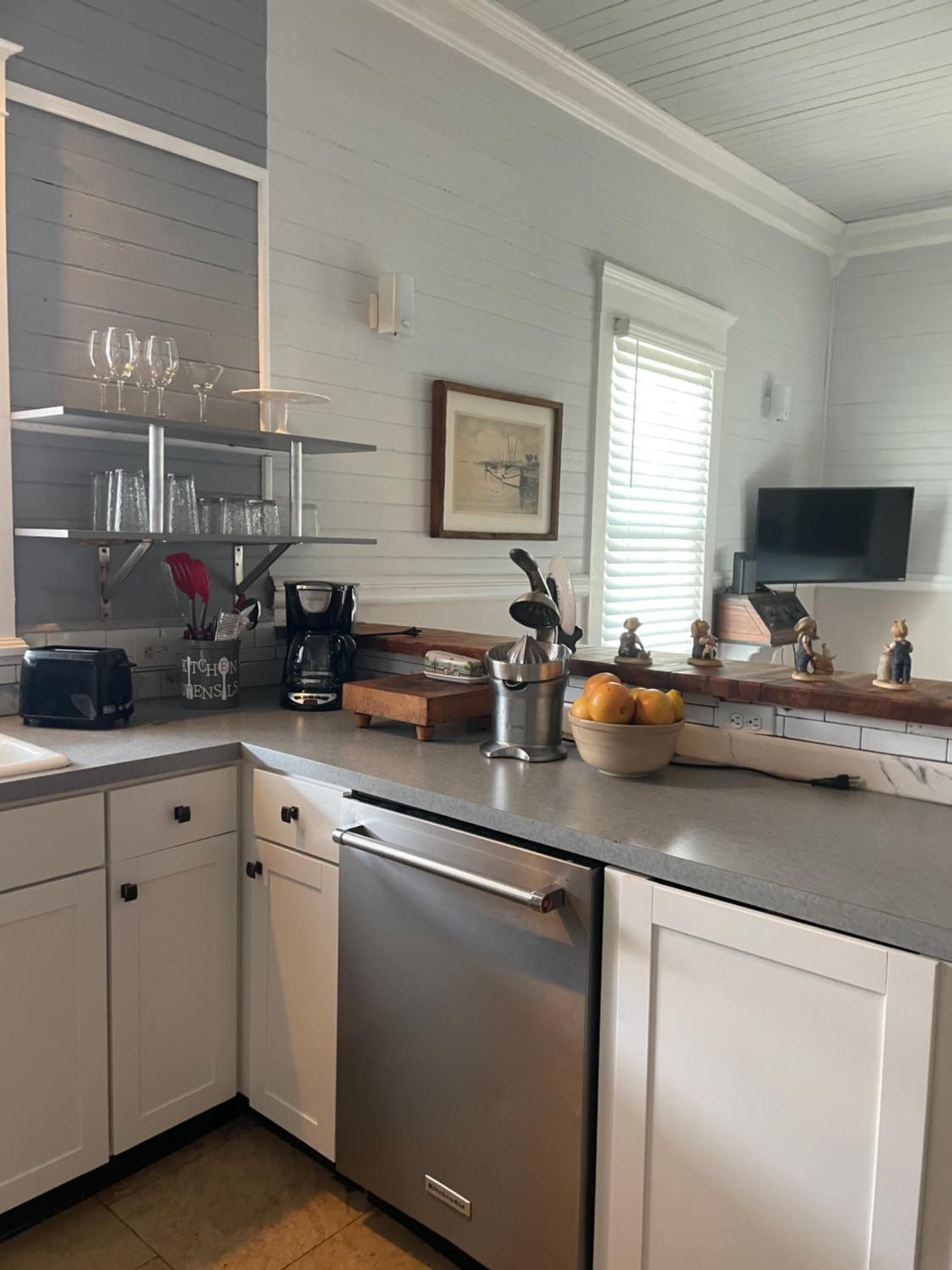 150 year old Restored Lincolnville cottage