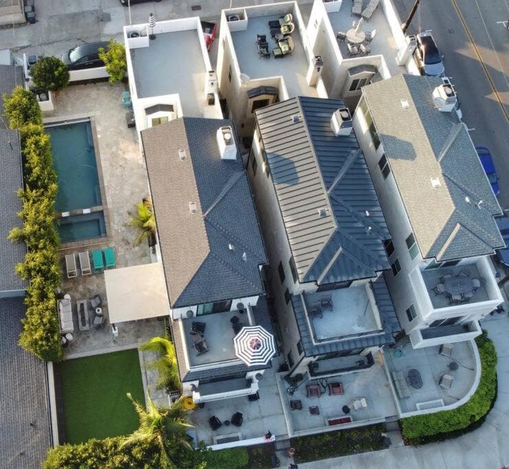 Coastal Paradise . Steps to the beach . Pool . Hot Tub