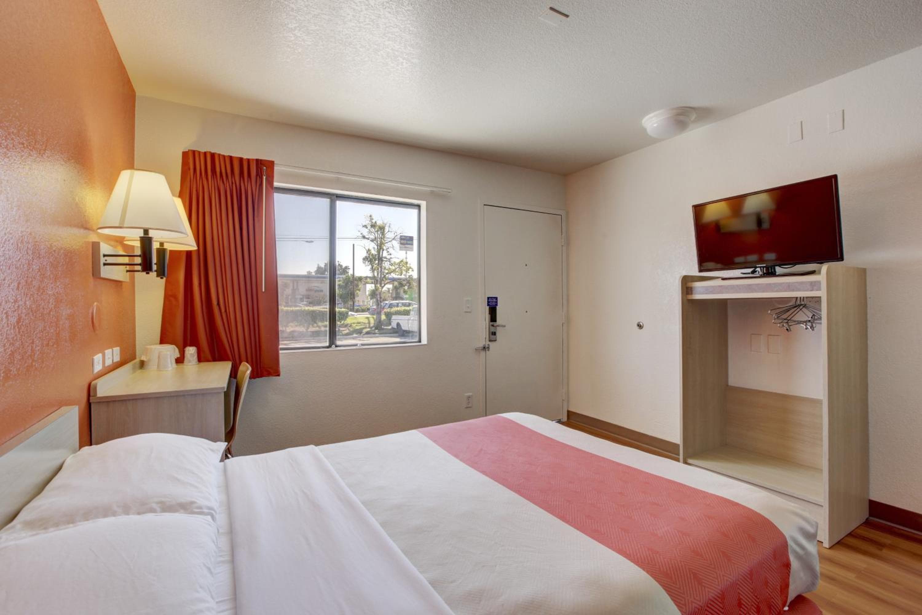 Motel 6-Corona, CA