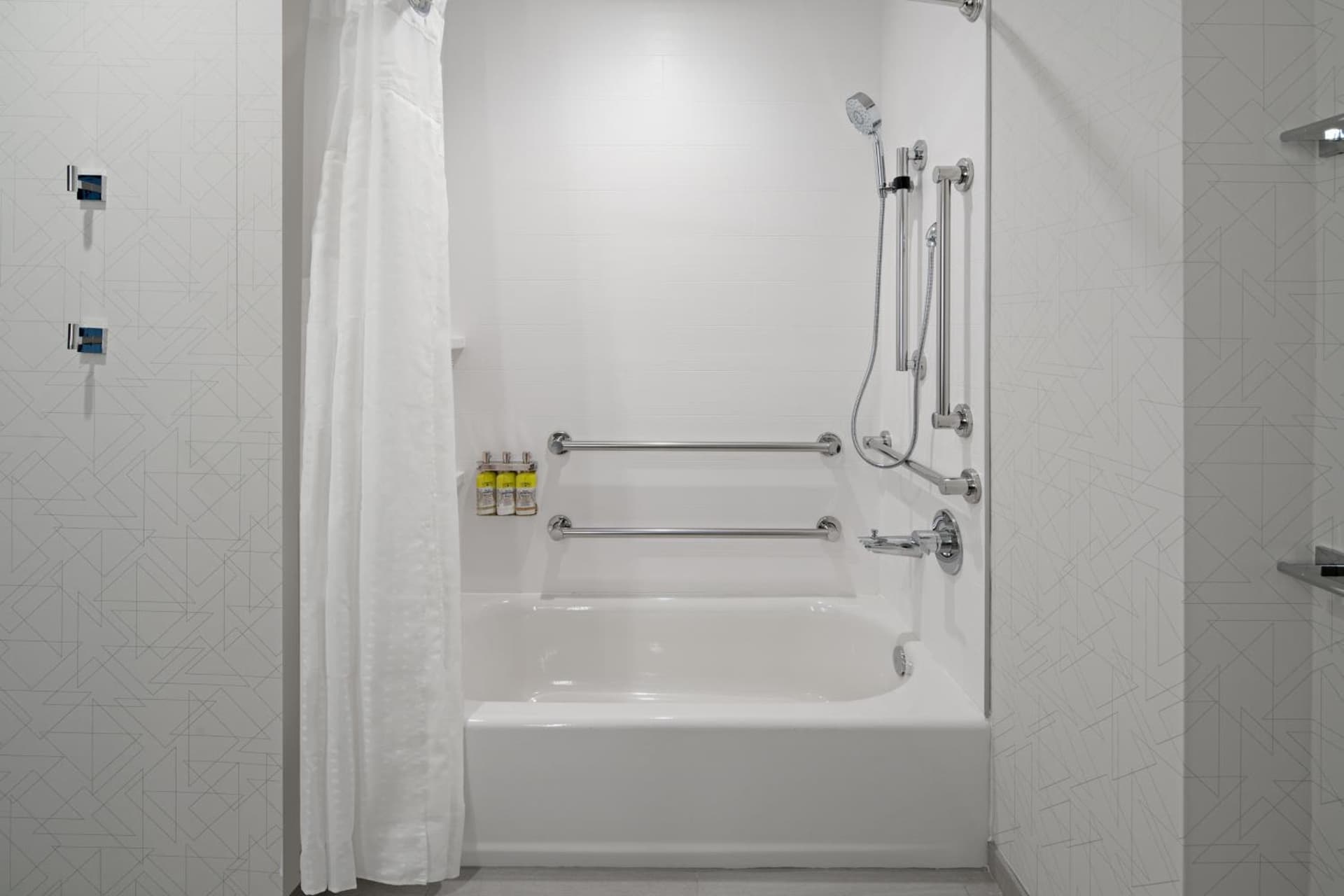 Holiday Inn Express & Suites Palm Desert - Millennium by IHG