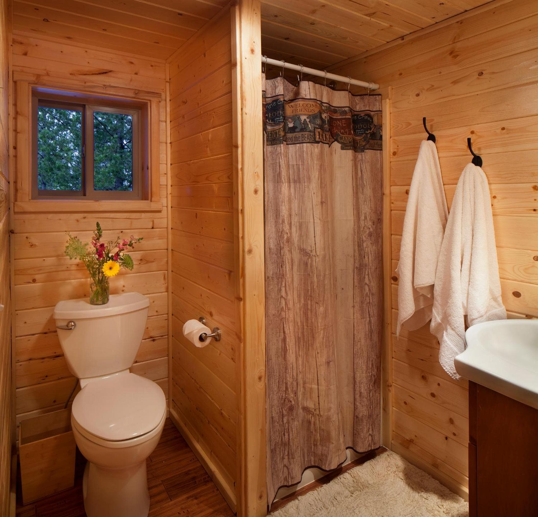 Reclusive Moose Cabins