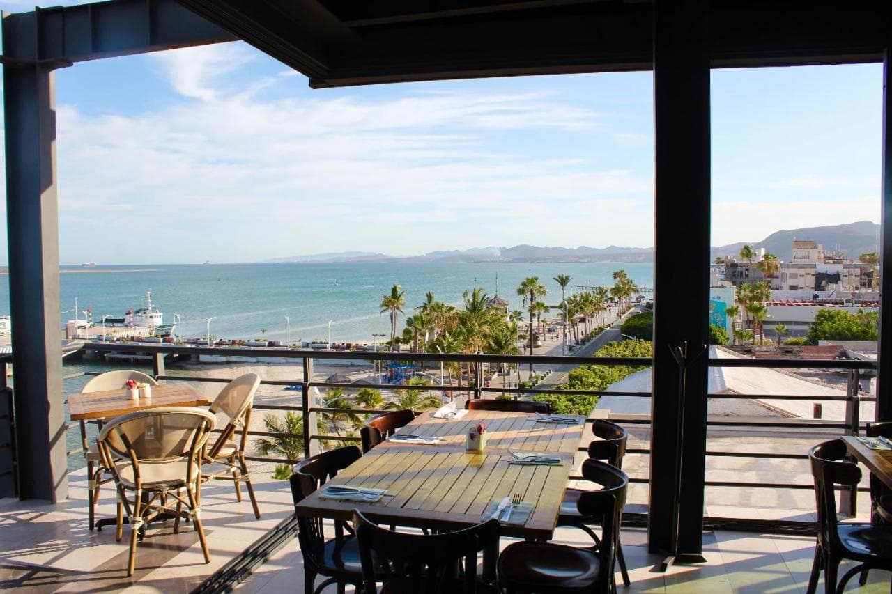 Seven Crown La Paz Malecon