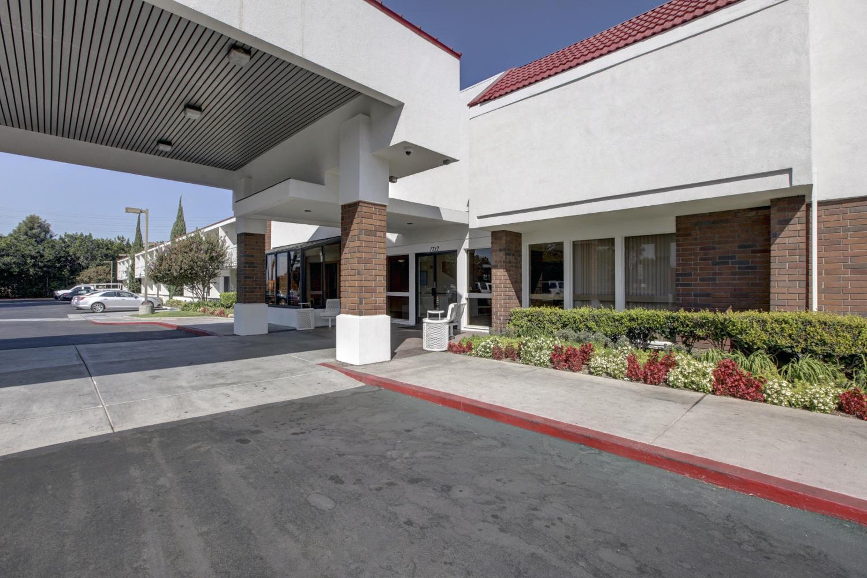 Motel 6-Santa Ana, CA - Irvine - Orange County Airport
