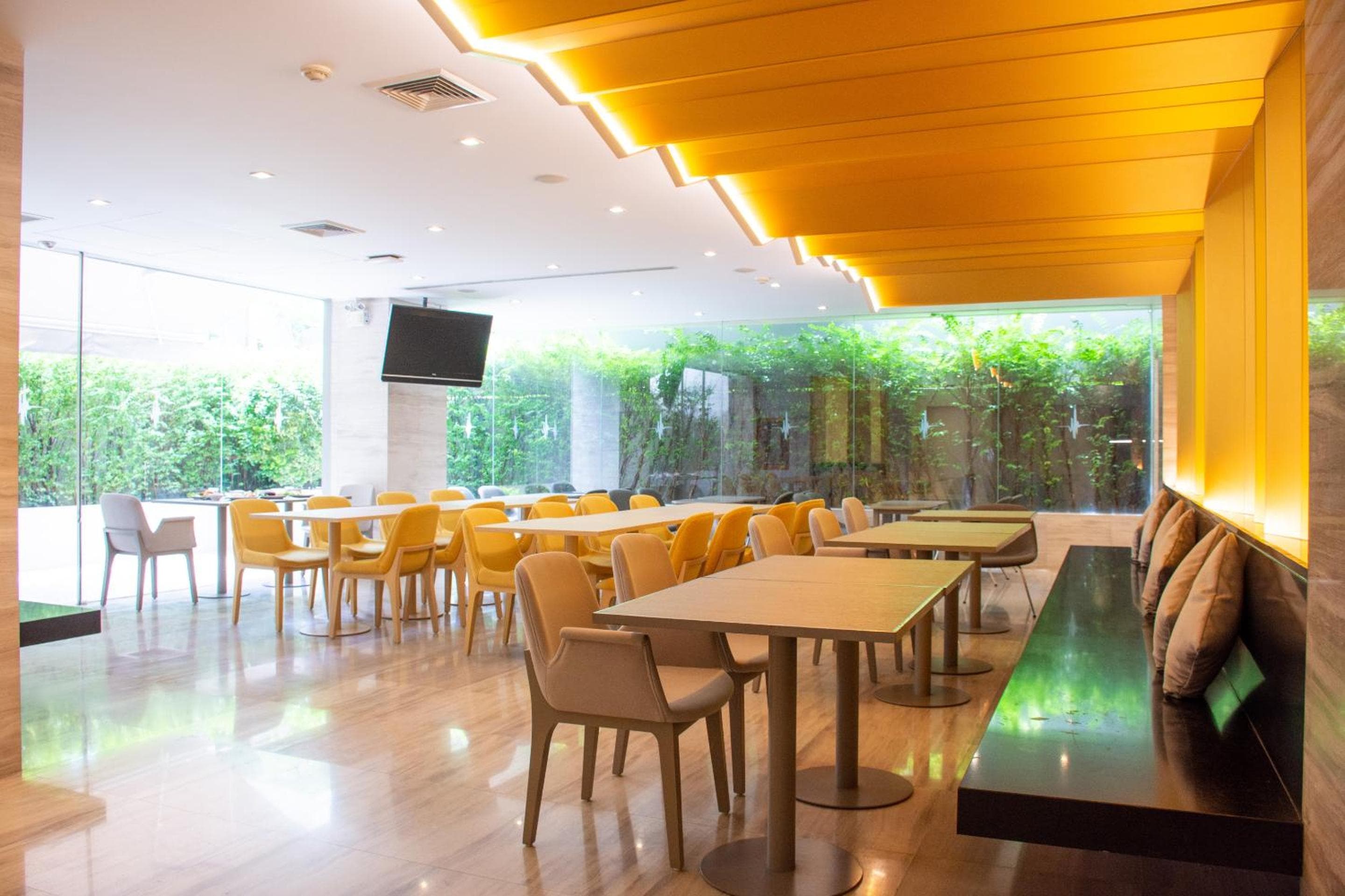 Tango Vibrant Living Hotel - SHA Extra Plus