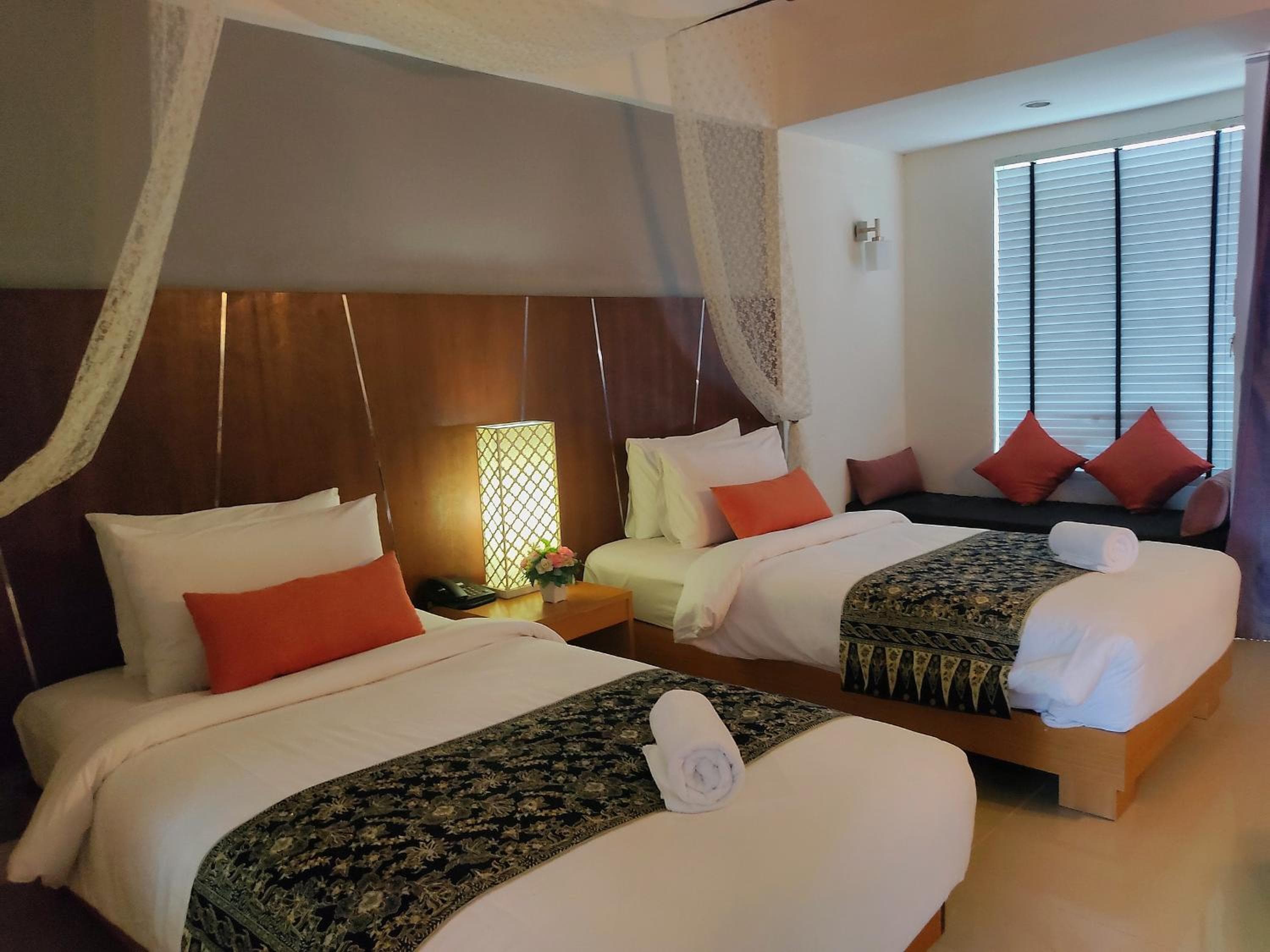 Impress Resort, Phuket - Free scheduled shuttle to Bang Tao Beach