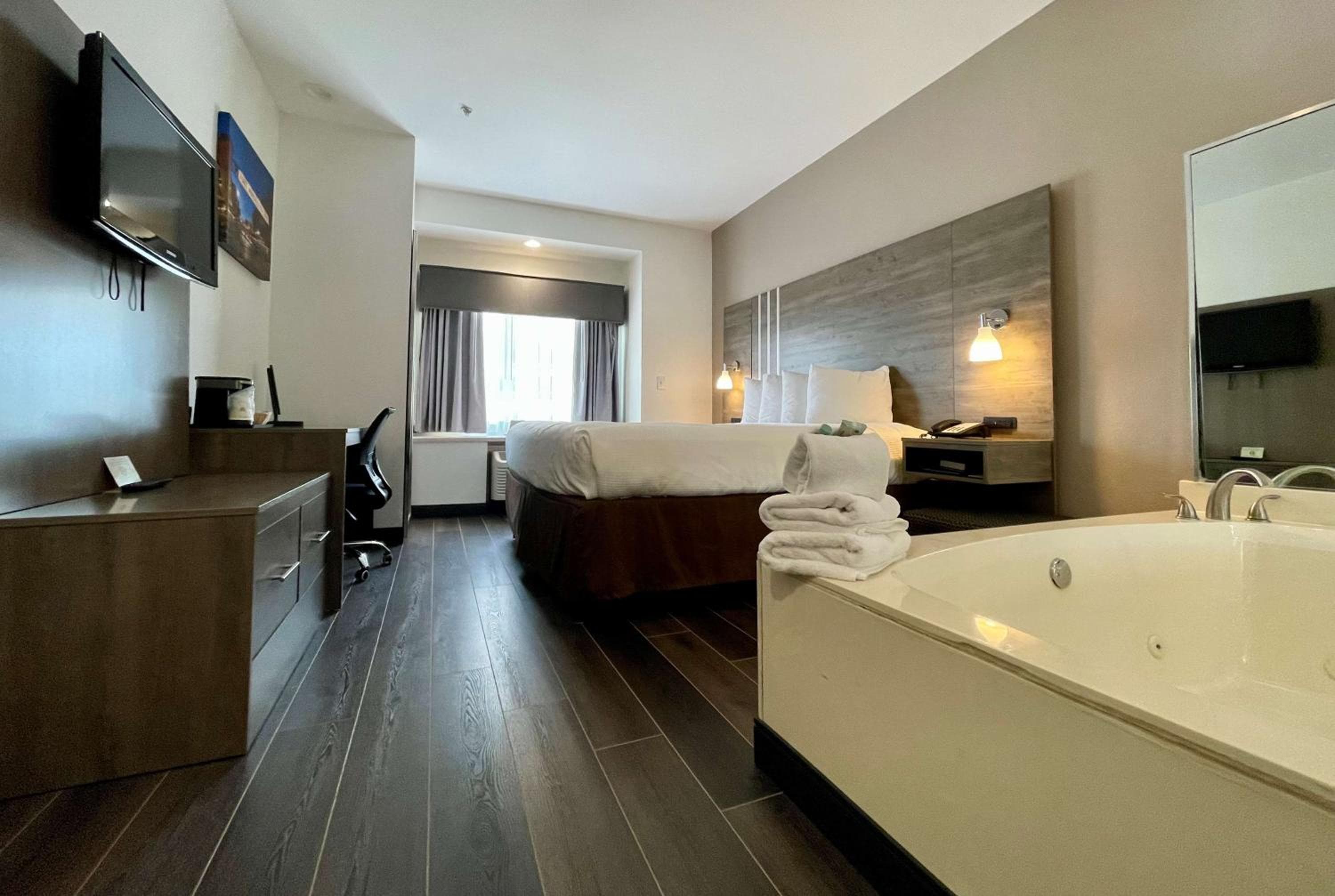 Best Western Roanoke Inn & Suites