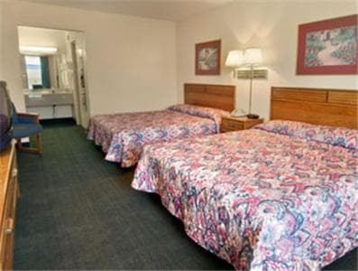 Howard Johnson by Wyndham Commerce GA