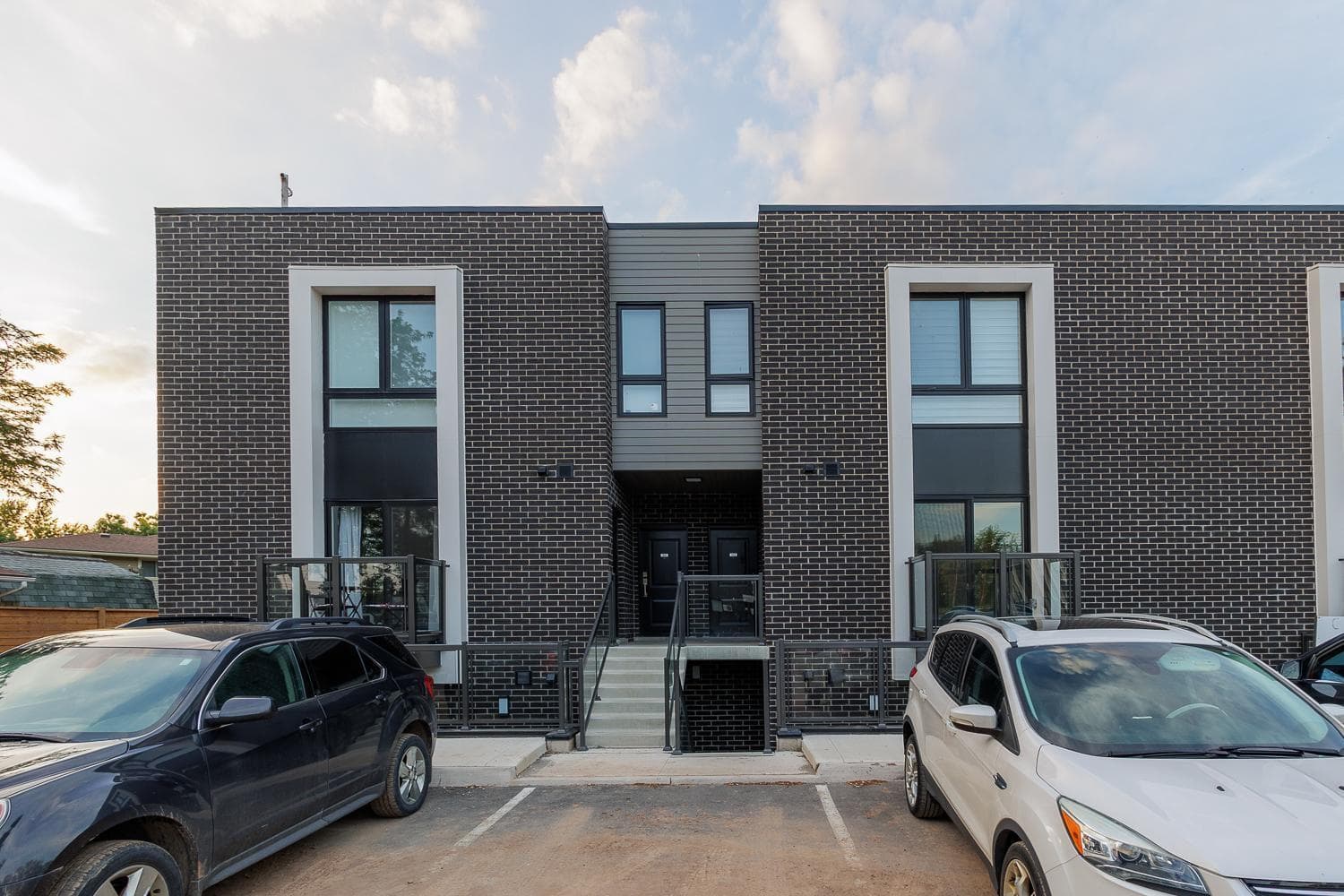 Exquisite 2 Bedroom Apt, mins to the falls.