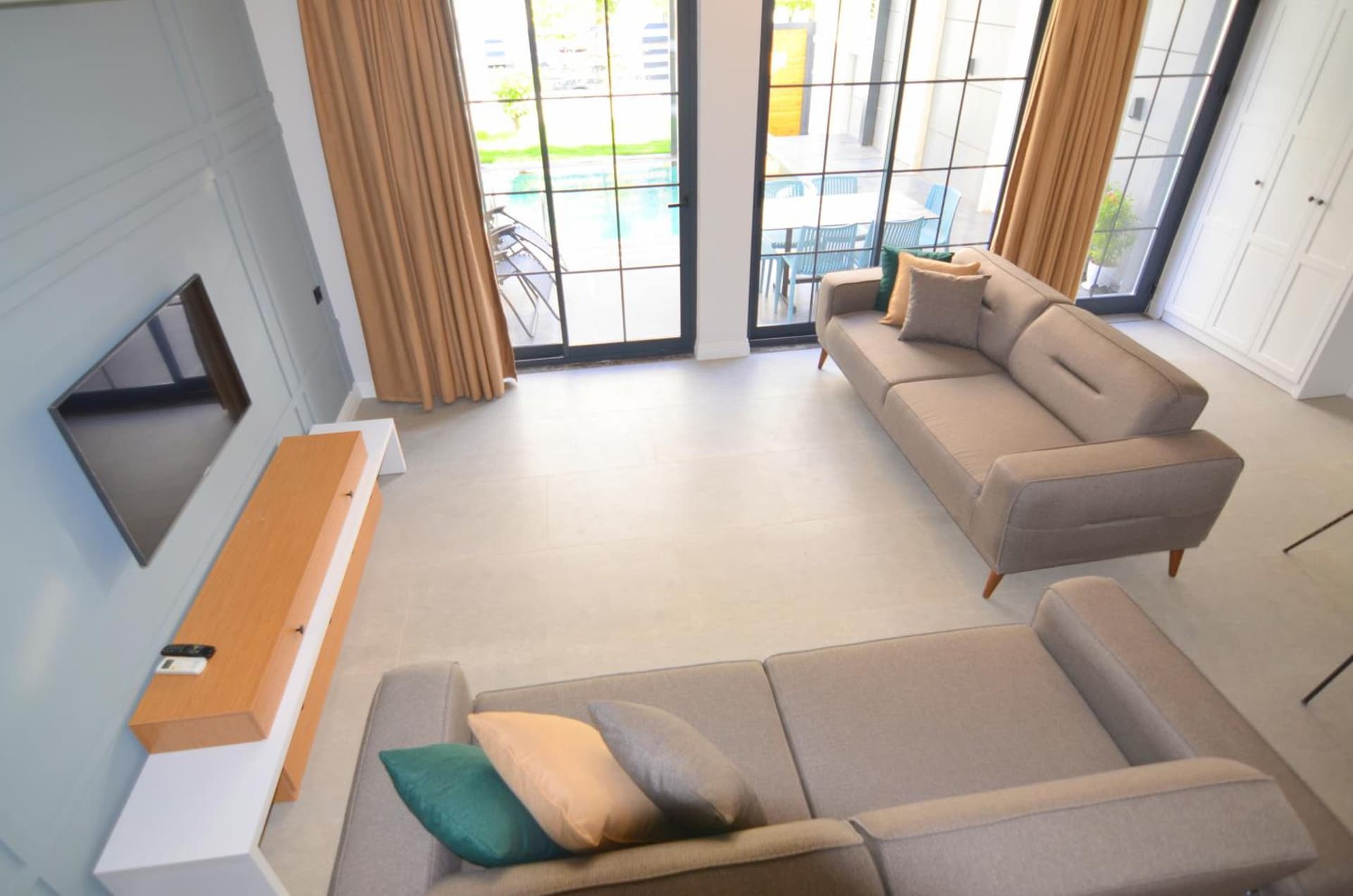 Juglans Suites