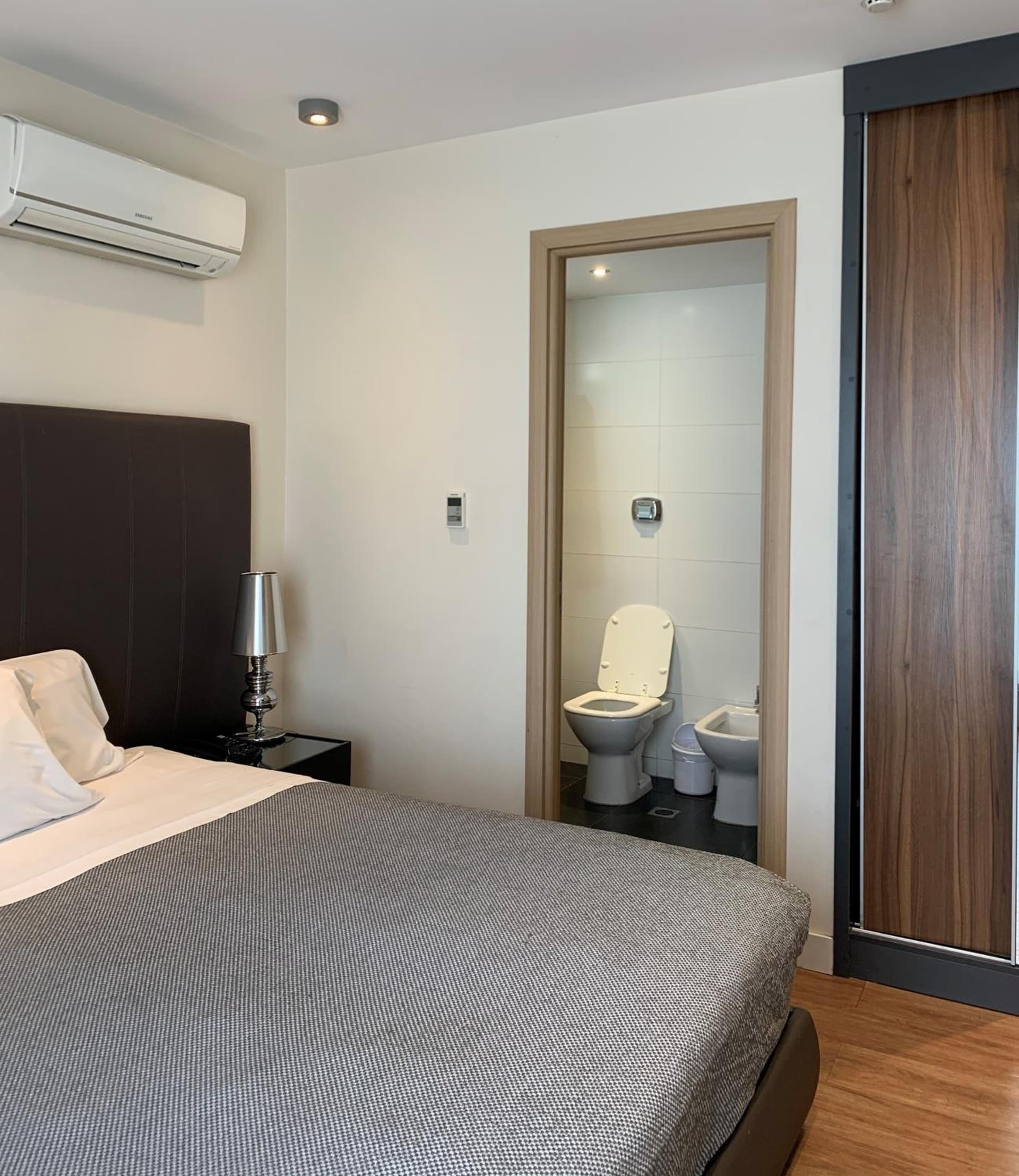 Regency Way Montevideo Hotel