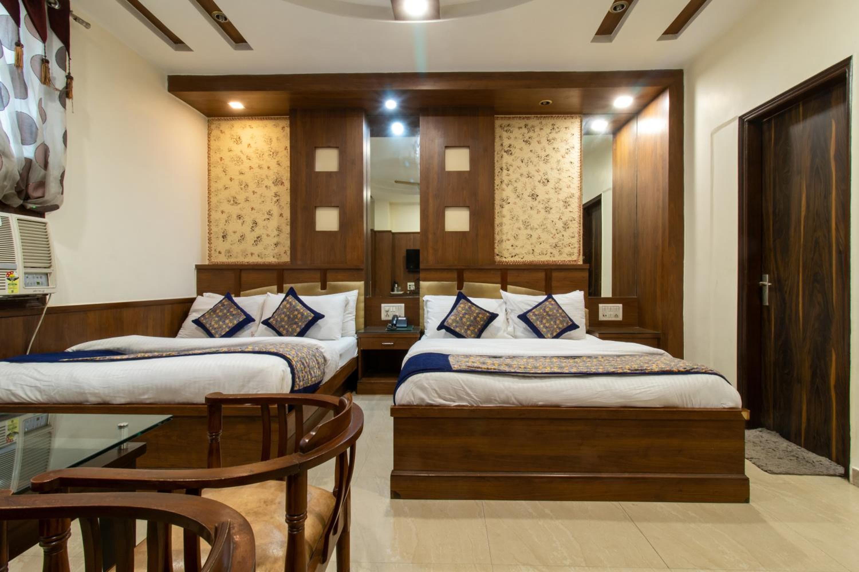 Hotel Baba Deluxe near New Delhi Railway Station and City Center -By RCG Hotels